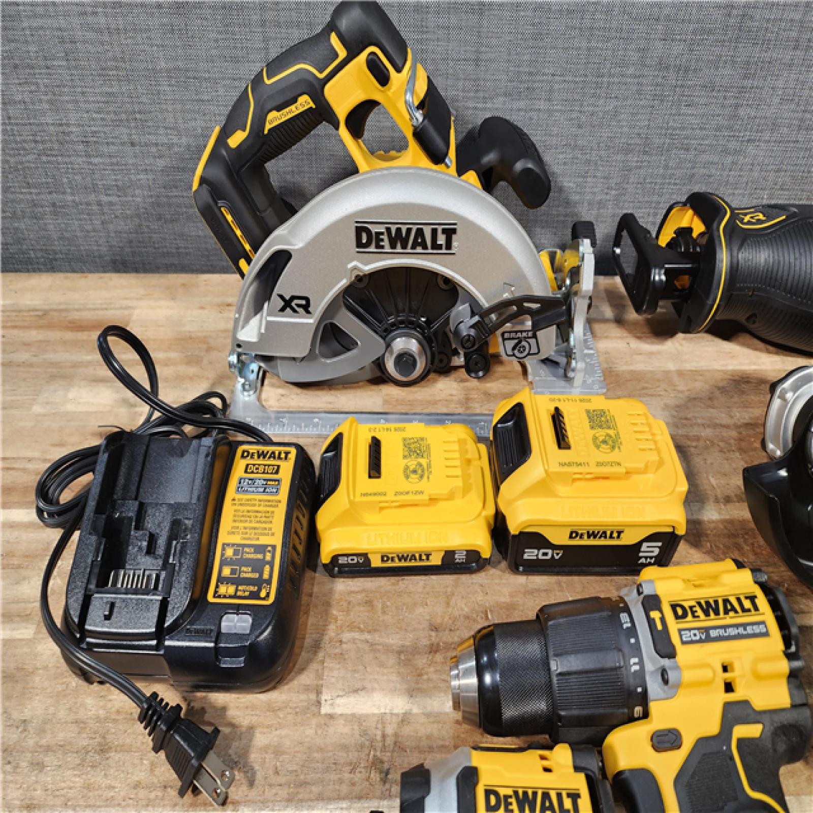 HOUSTON LOCATION - AS - IS DEWALT 6 TOOL COMBO KIT W/ (2) BATTERY & CHARGER