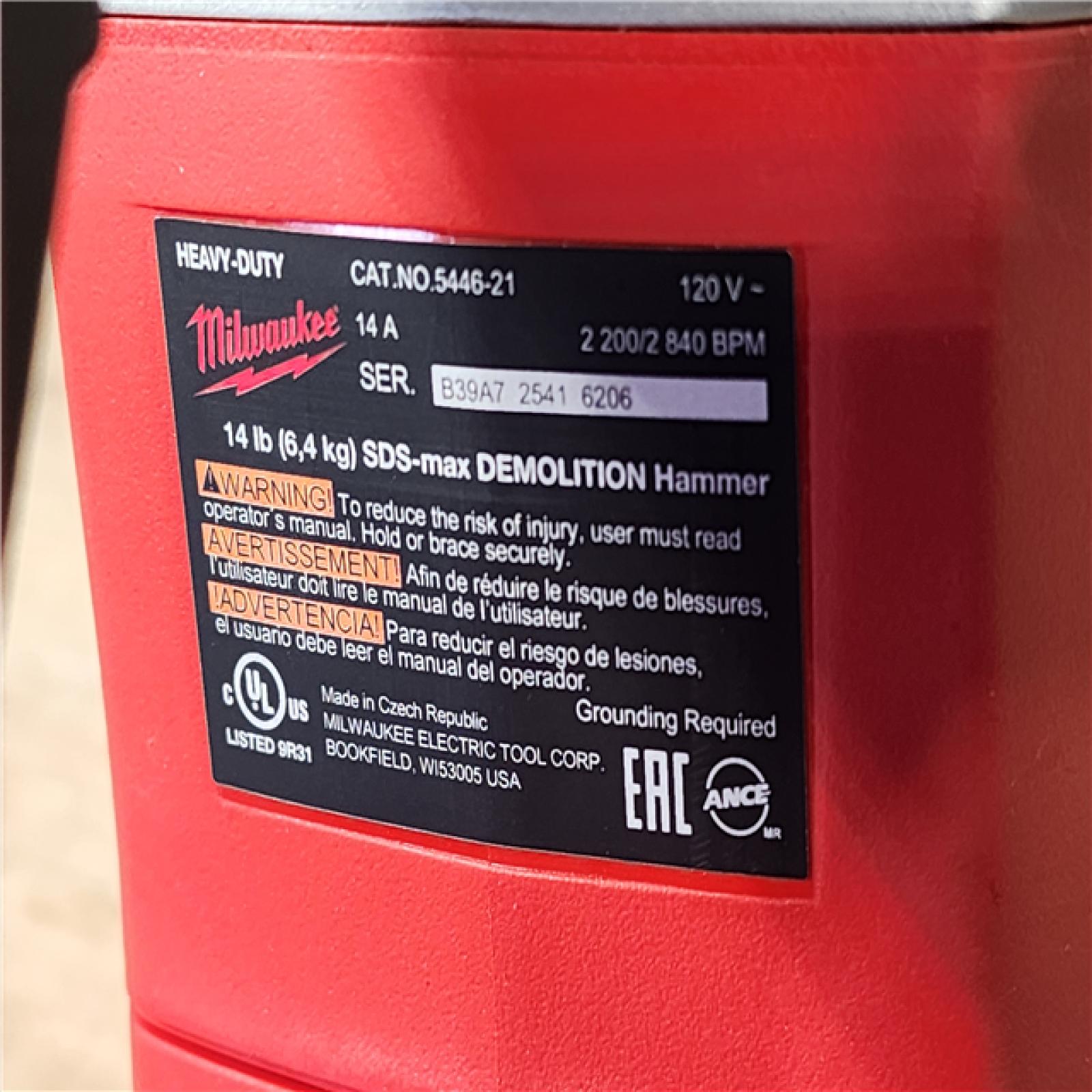 HOUSTON LOCATION - AS-IS Milwaukee SDS-MAX Demolition Hammer