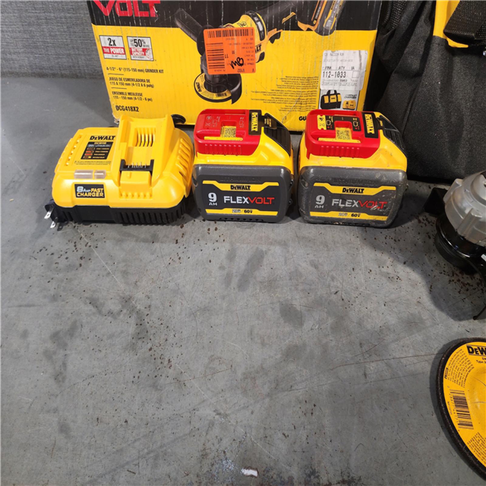 HOUSTON LOCATION - AS-IS DeWalt Flexvolt 60V Max Cordless Grinder  4.5 in; 6 in  Kit  1 KT (115-DCG418X2)