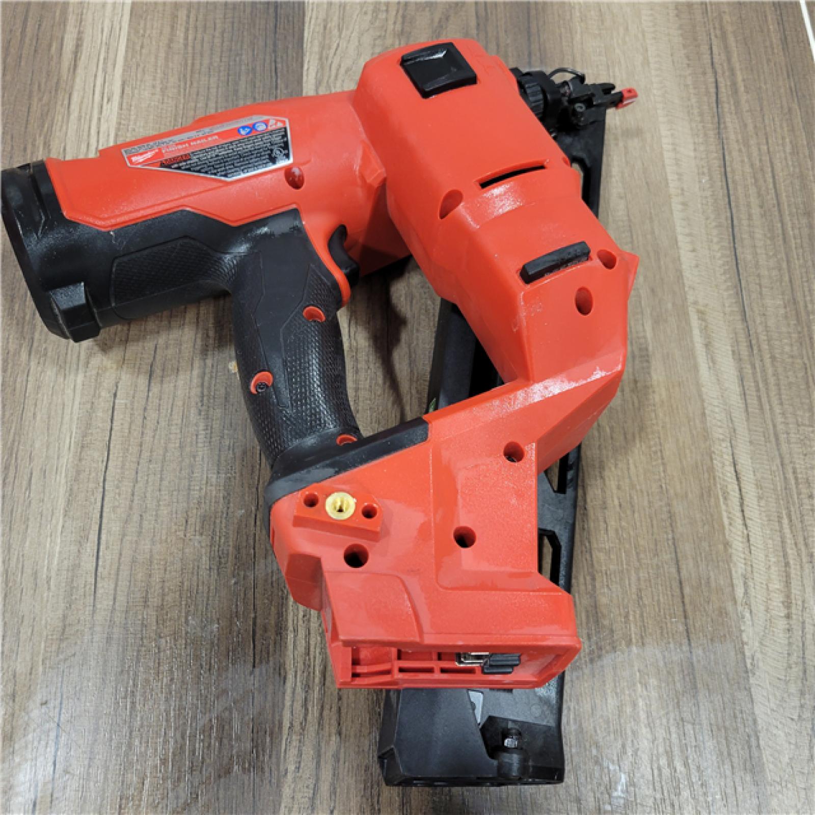 AS-IS Milwaukee 2839-20 M18 FUEL 15 Ga. 18 Volt Brushless Angled Finish Nailer