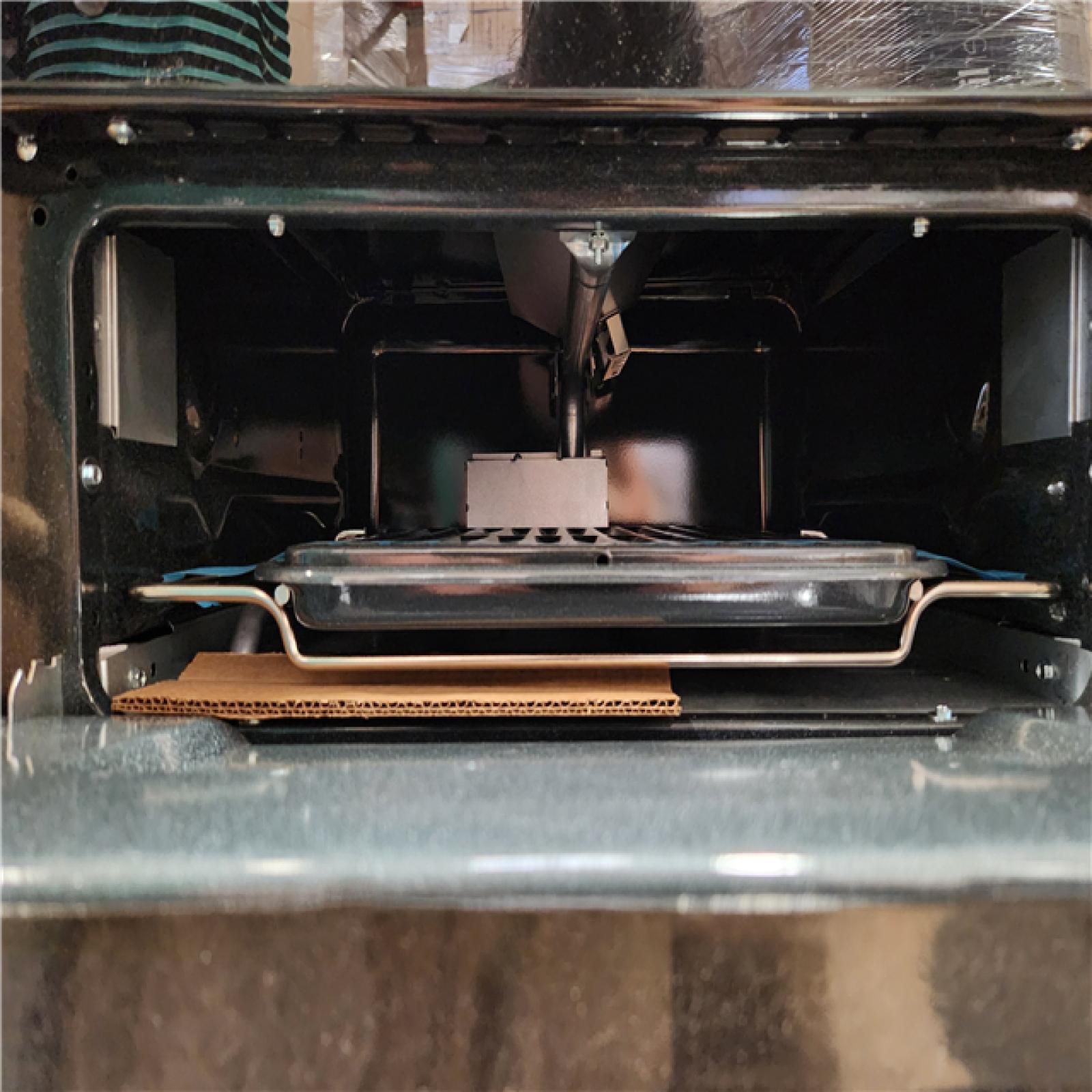 Phoenix Location Summit Appliance 24 in. Single Gas Wall Oven in Black