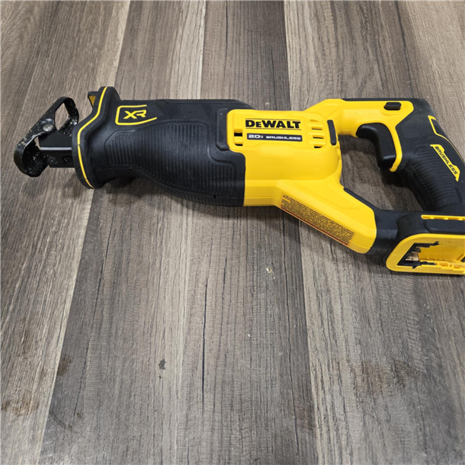 GOOD DEWALT 20V MAX XR Cordless Brushless Reciprocating Saw (Tool Only)