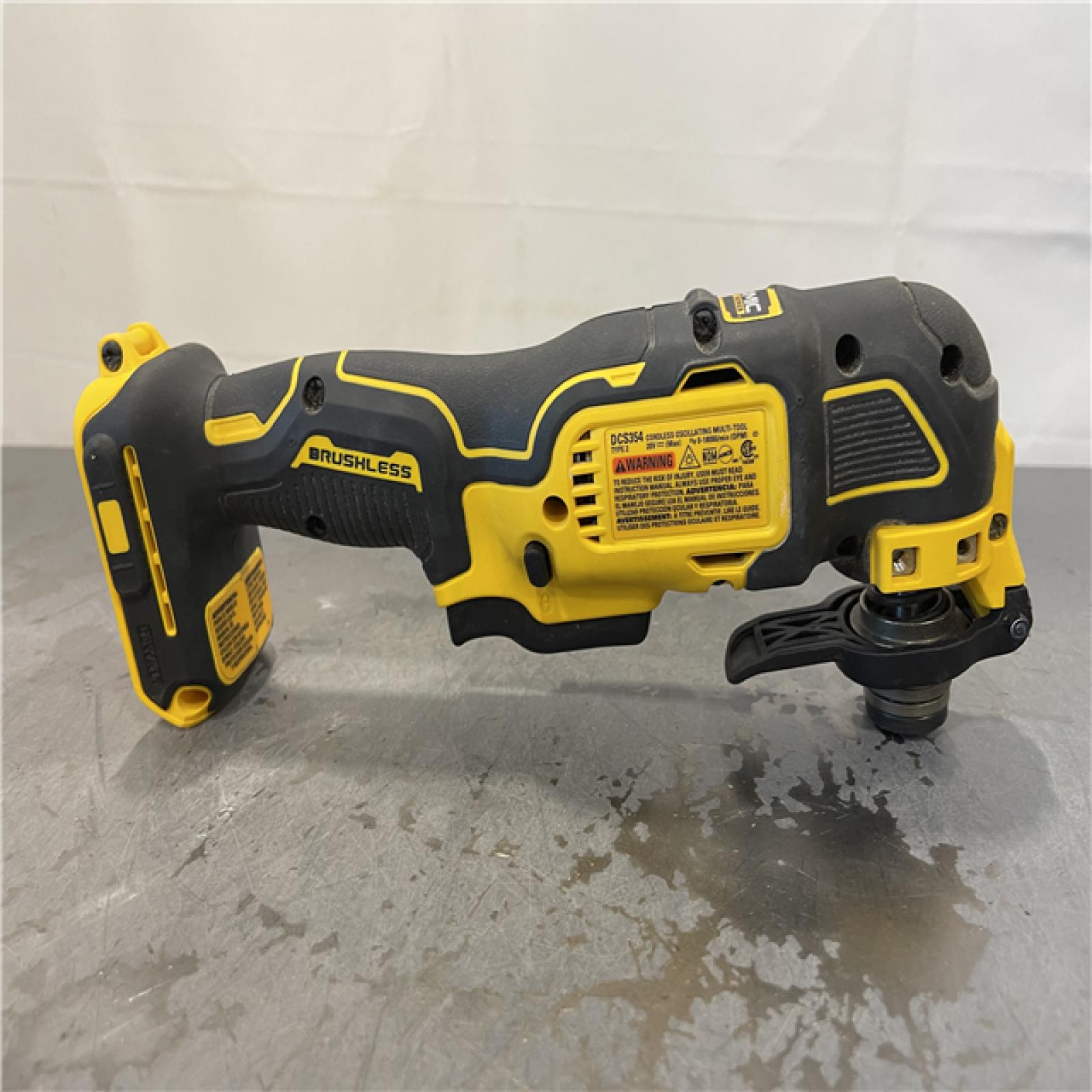 AS-IS - DEWALT ATOMIC 20V MAX Cordless Brushless Oscillating Multi Tool