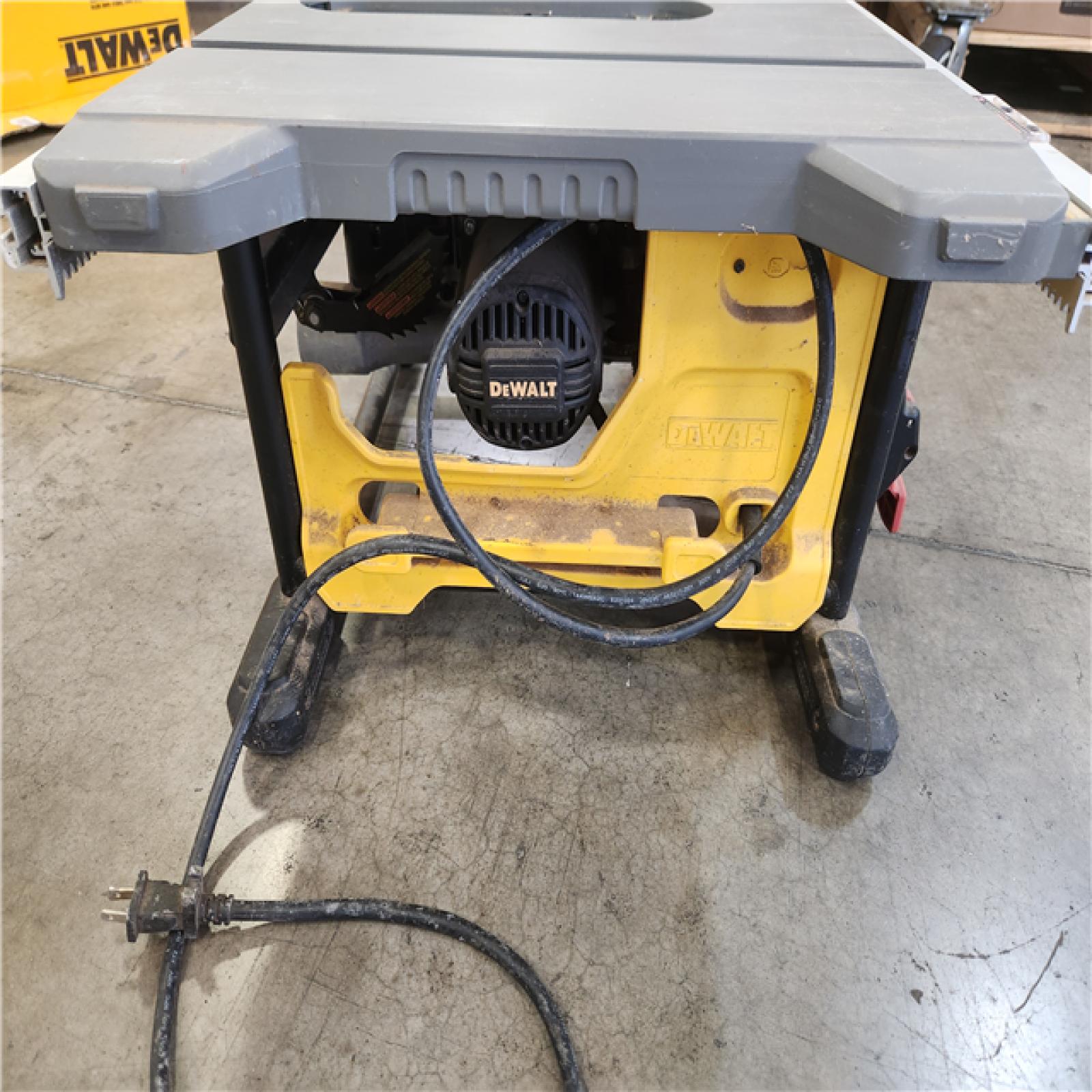 Phoenix AS-IS DEWALT 15 Amp Corded 8-1/4 in. Compact Portable Jobsite Tablesaw (Stand Not Included)