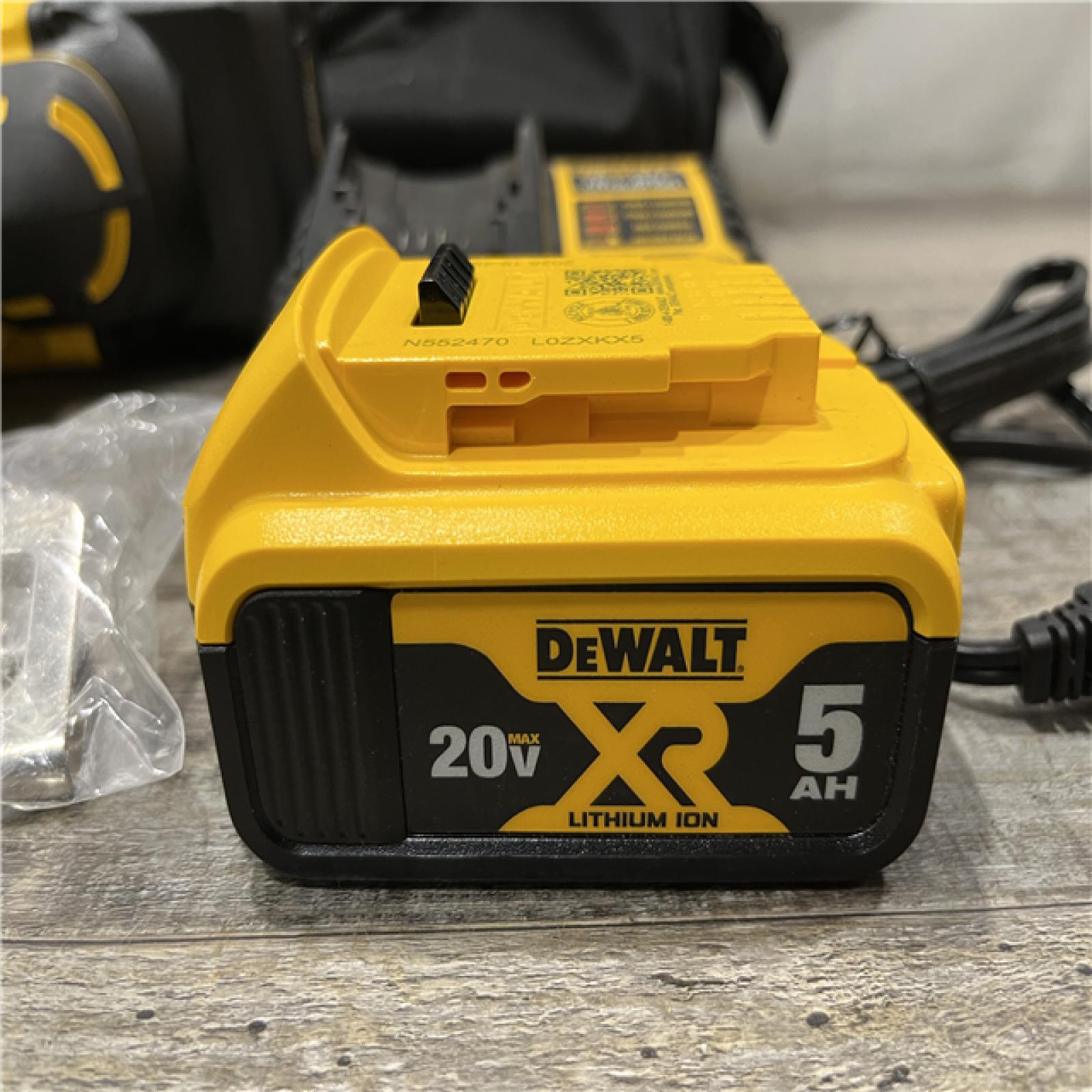AS-IS DEWALT 20-Volt 21° Cordless Framing Nailer Kit