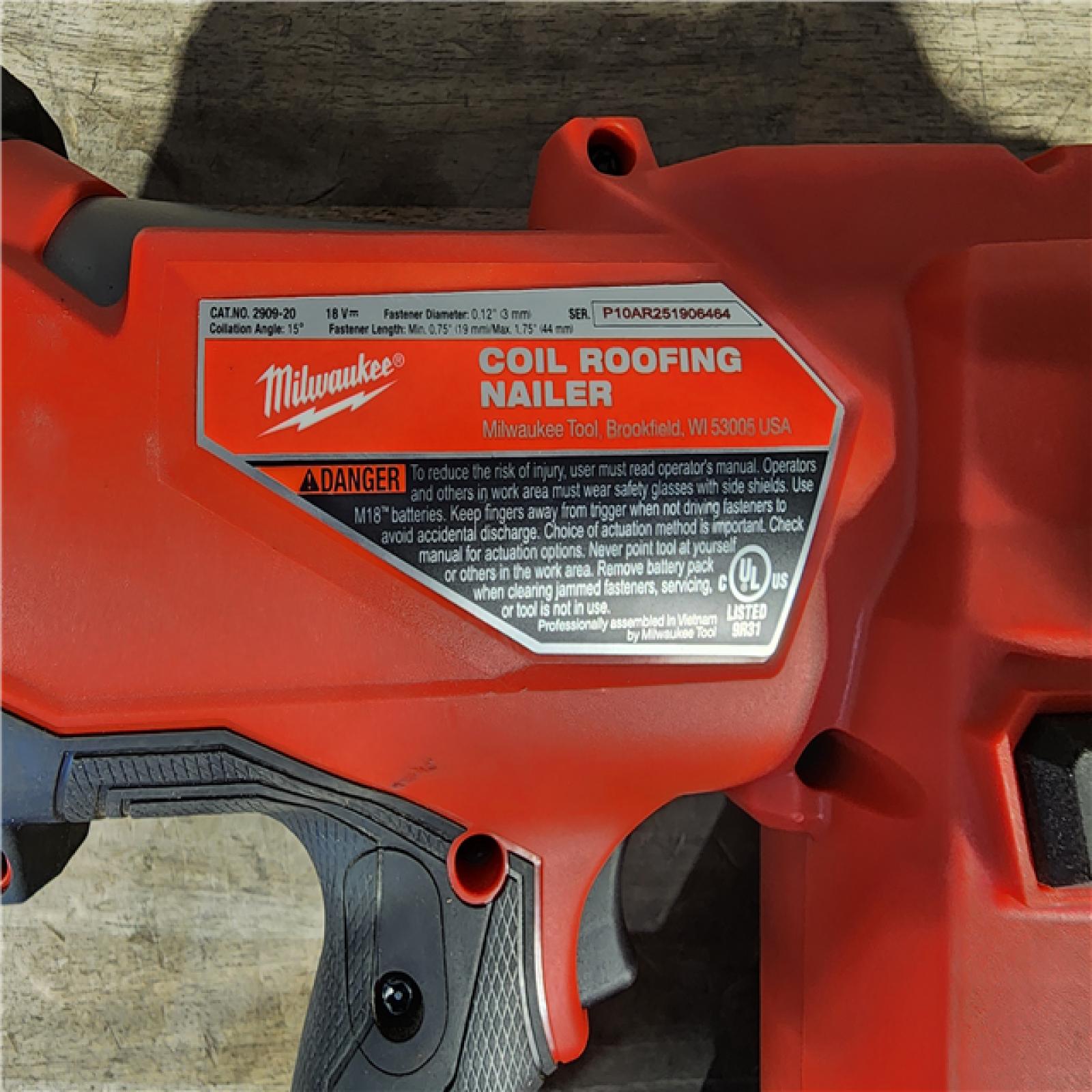 HOUSTON LOCATION - AS-IS Milwaukee M18 FUEL 18-Volt Lithium-Ion Brushless Cordless Coil Roofing Nailer (Tool Only)