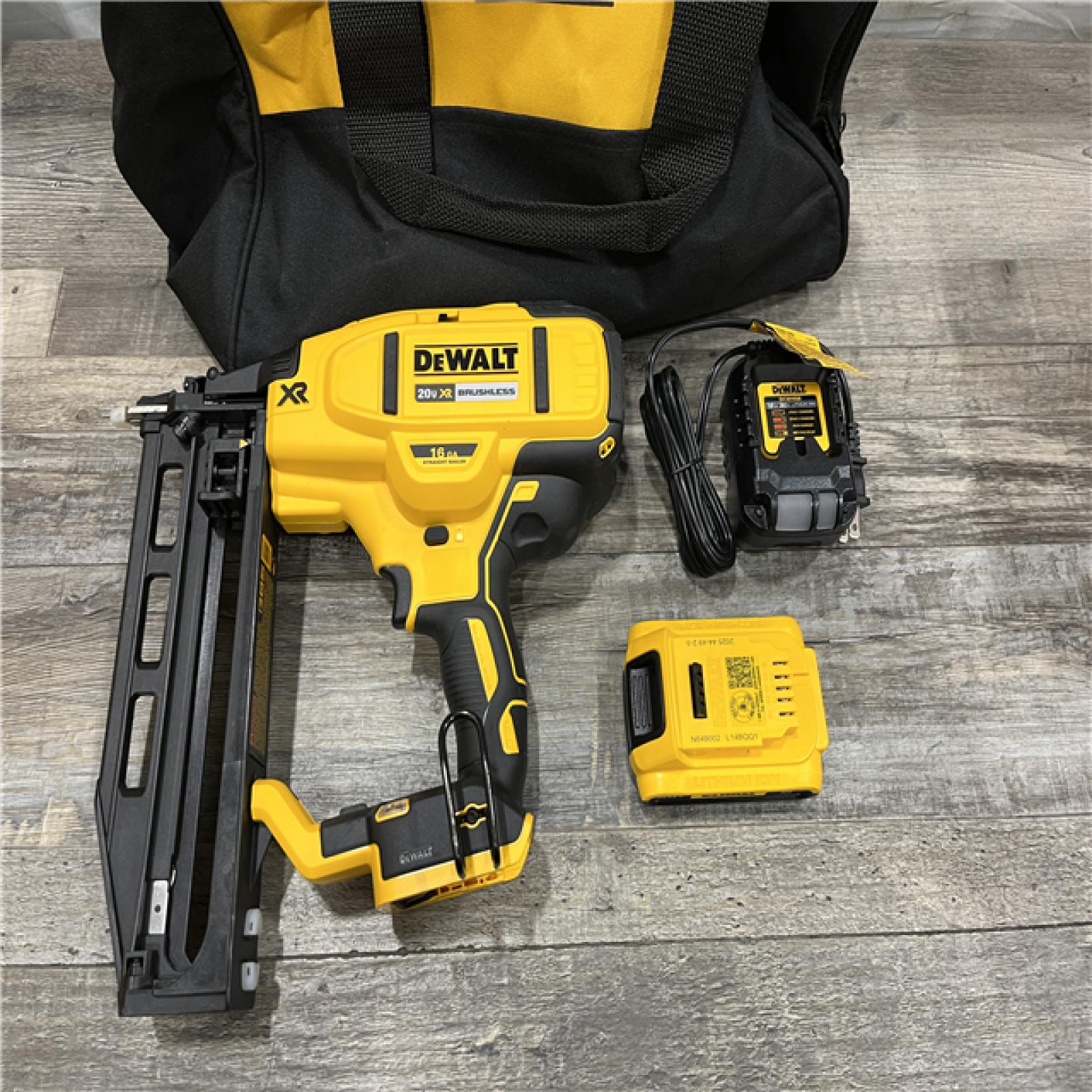 AS-IS DEWALT 20V MAX XR Lithium-Ion 16-Gauge Cordless Finish Nailer Kit