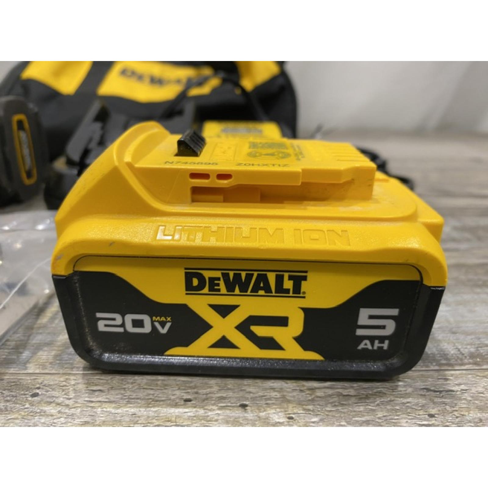 AS-IS DEWALT ATOMIC 20V MAX Lithium-Ion Cordless 1/4 in. Brushless Impact Driver Kit