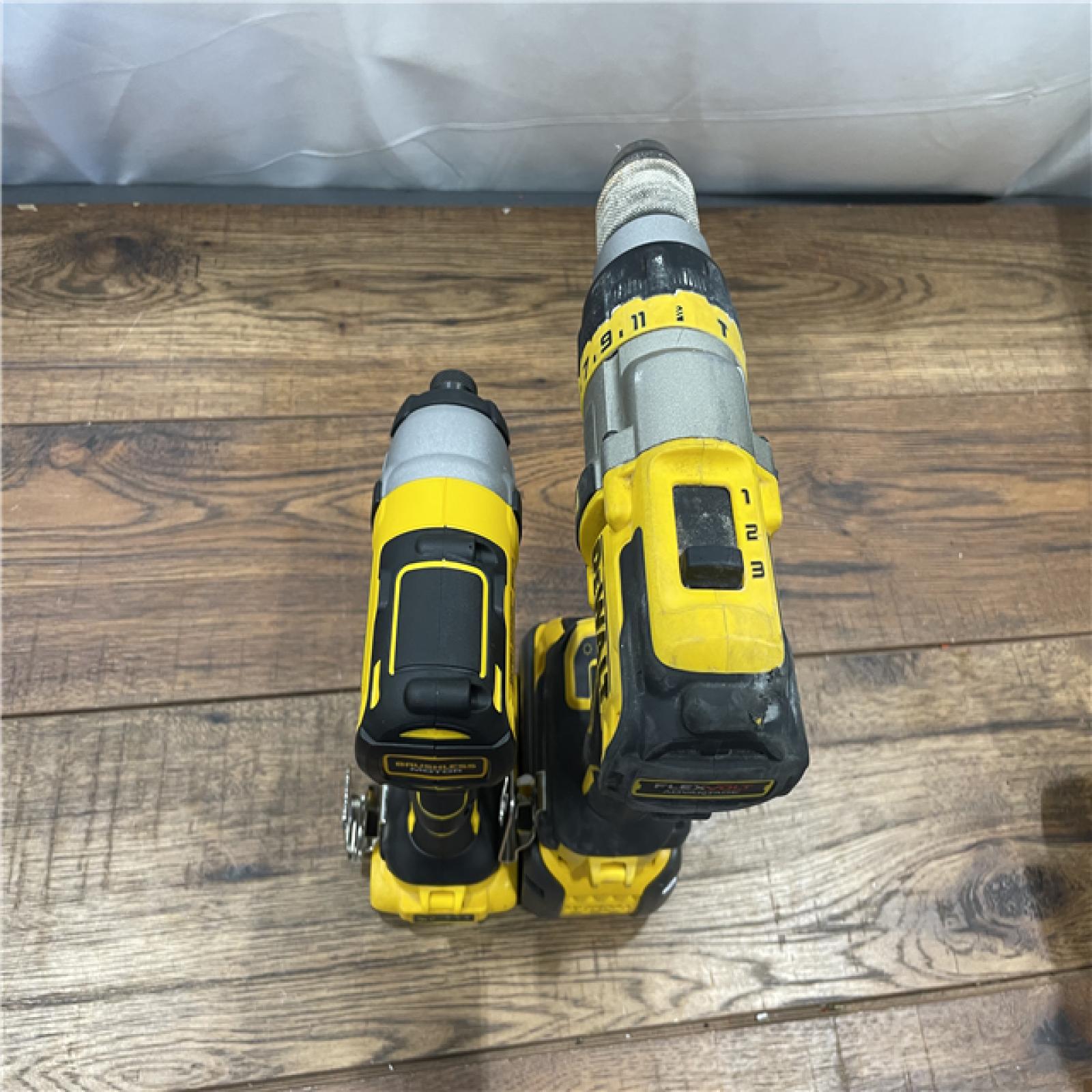 AS-IS DEWALT 20V MAX Cordless Brushless Hammer Drill/Driver 2 Tool Combo Kit with FLEXVOLT ADVANTAGE