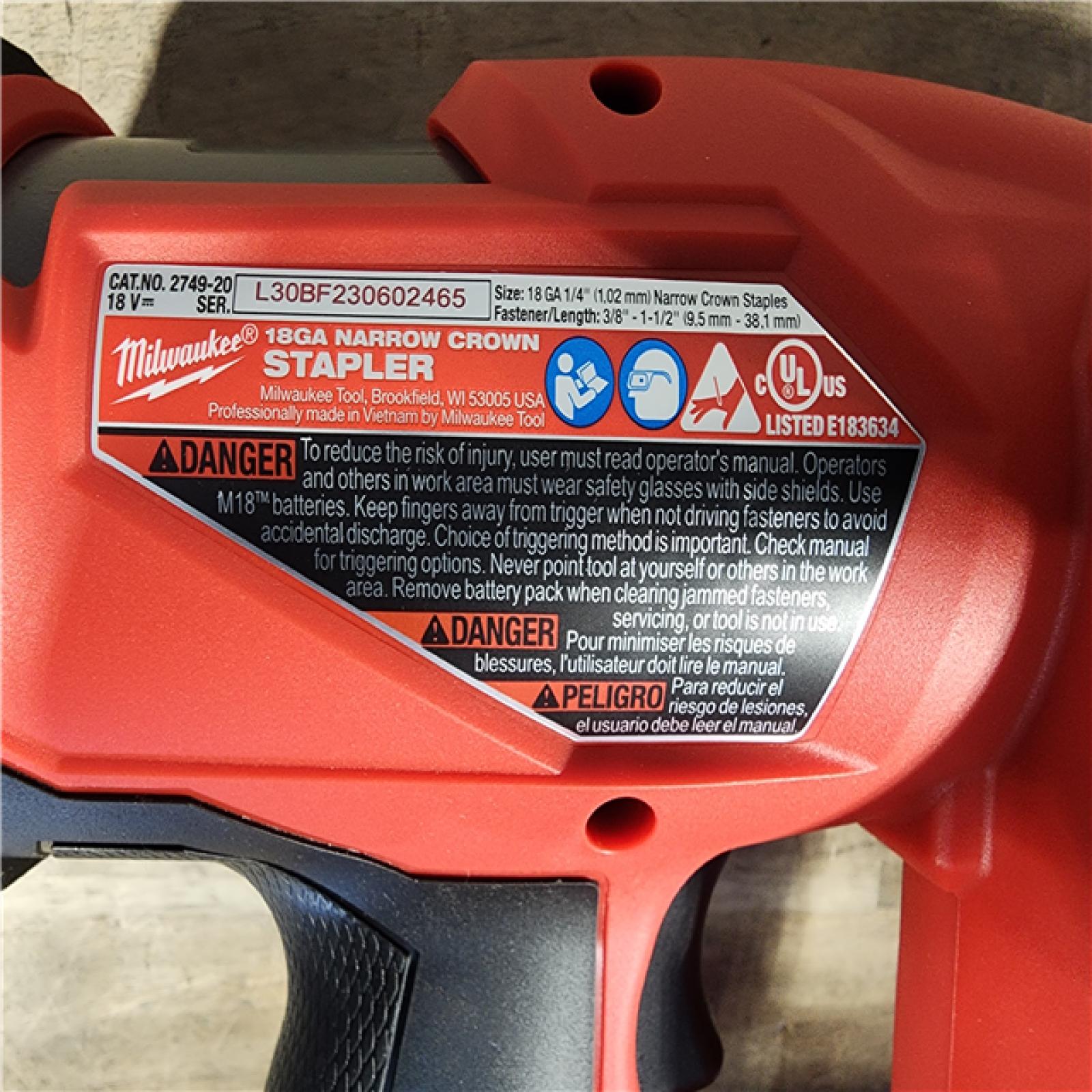 HOUSTON LOCATION - AS-IS (APPEARS LIKE NEW) MILWAUKEE FUEL 18-Volt Lithium-Ion Brushless Cordless 18-Gauge 1/4 in. Narrow Crown Stapler (Tool-Only)