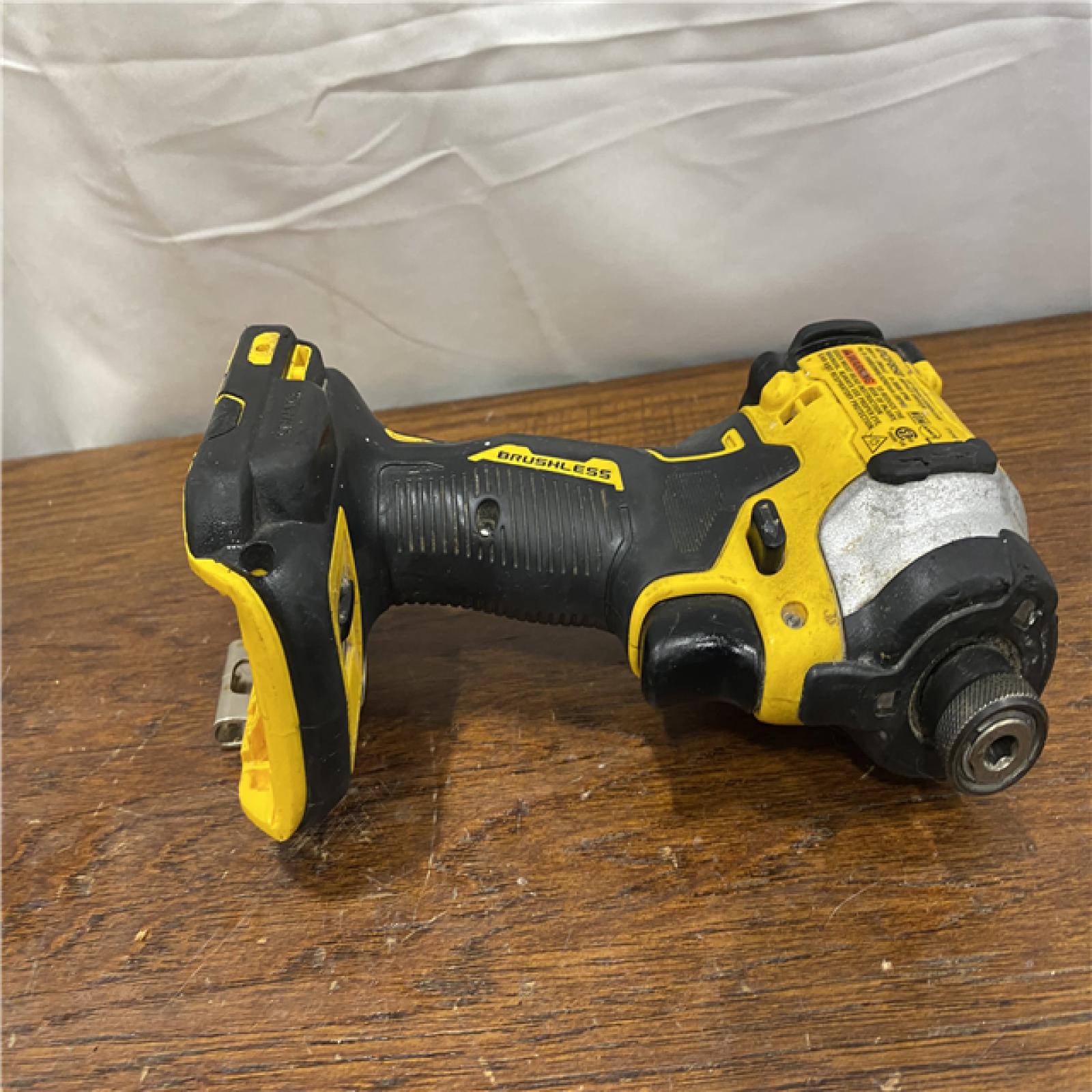 AS-IS DEWALT ATOMIC 20V MAX Lithium-Ion Cordless 1/4 in. Brushless Impact Driver Kit, 5 Ah Battery, Charger, and Bag