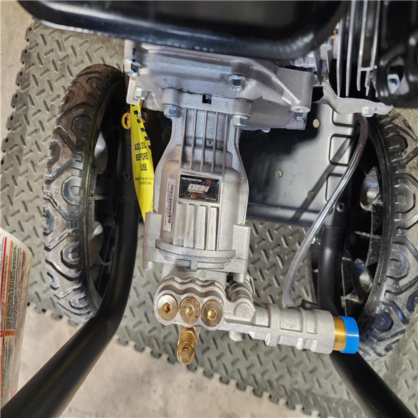 HOUSTON LOCATION - AS-IS DEWALT 3400 PSI 2.5 GPM Gas Cold Water Pressure Washer with 208cc Engine