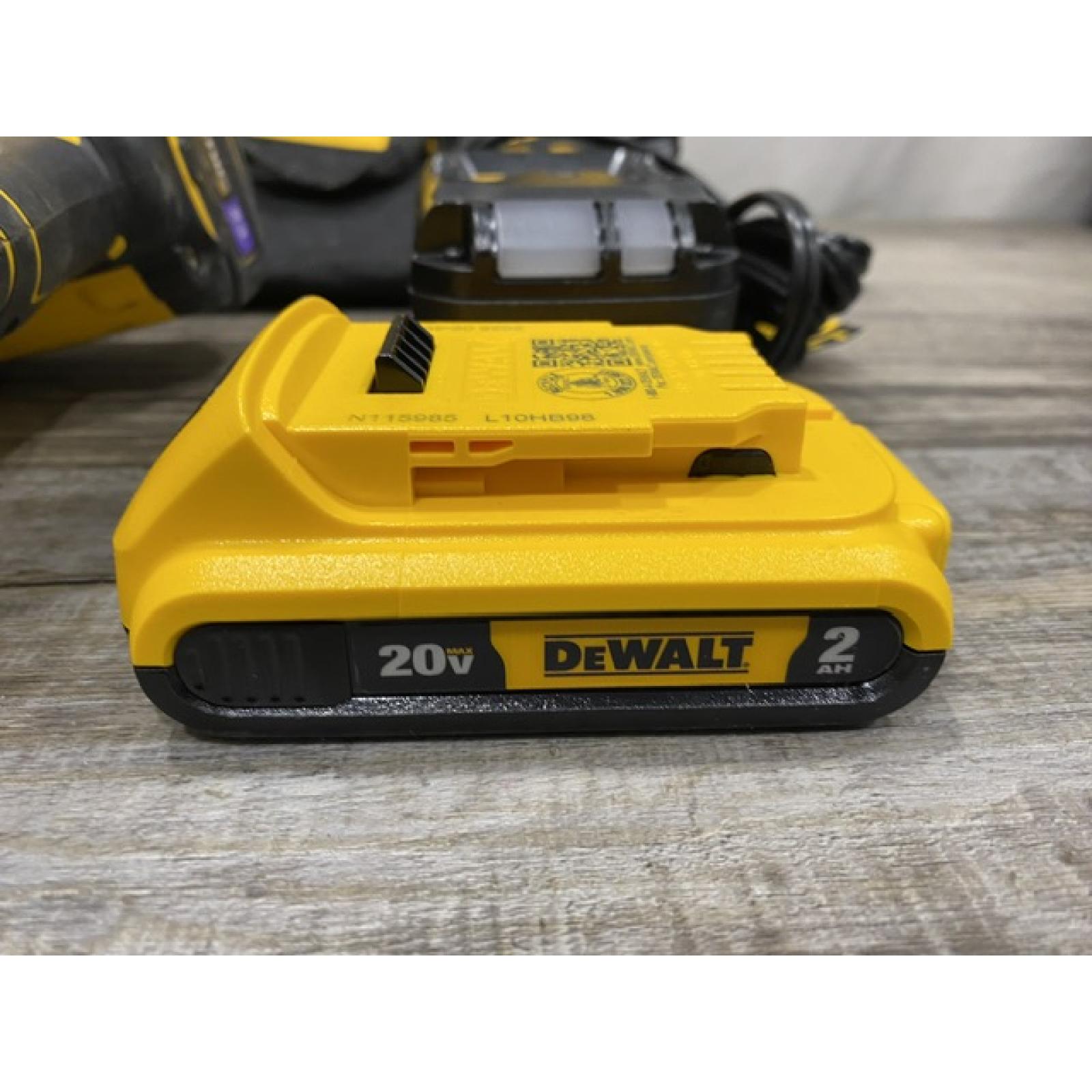 AS-IS DEWALT ATOMIC 20V MAX Lithium Ion Cordless 23 Gauge Pin Nailer Kit