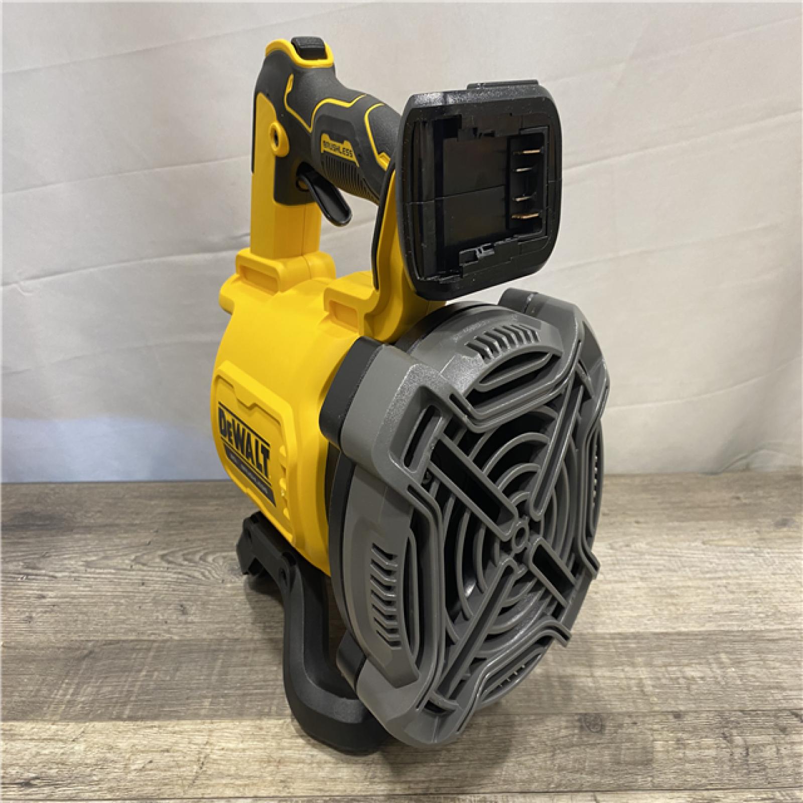 AS-IS DEWALT 20V MAX* XR Brushless Cordless Handheld Blower Kit