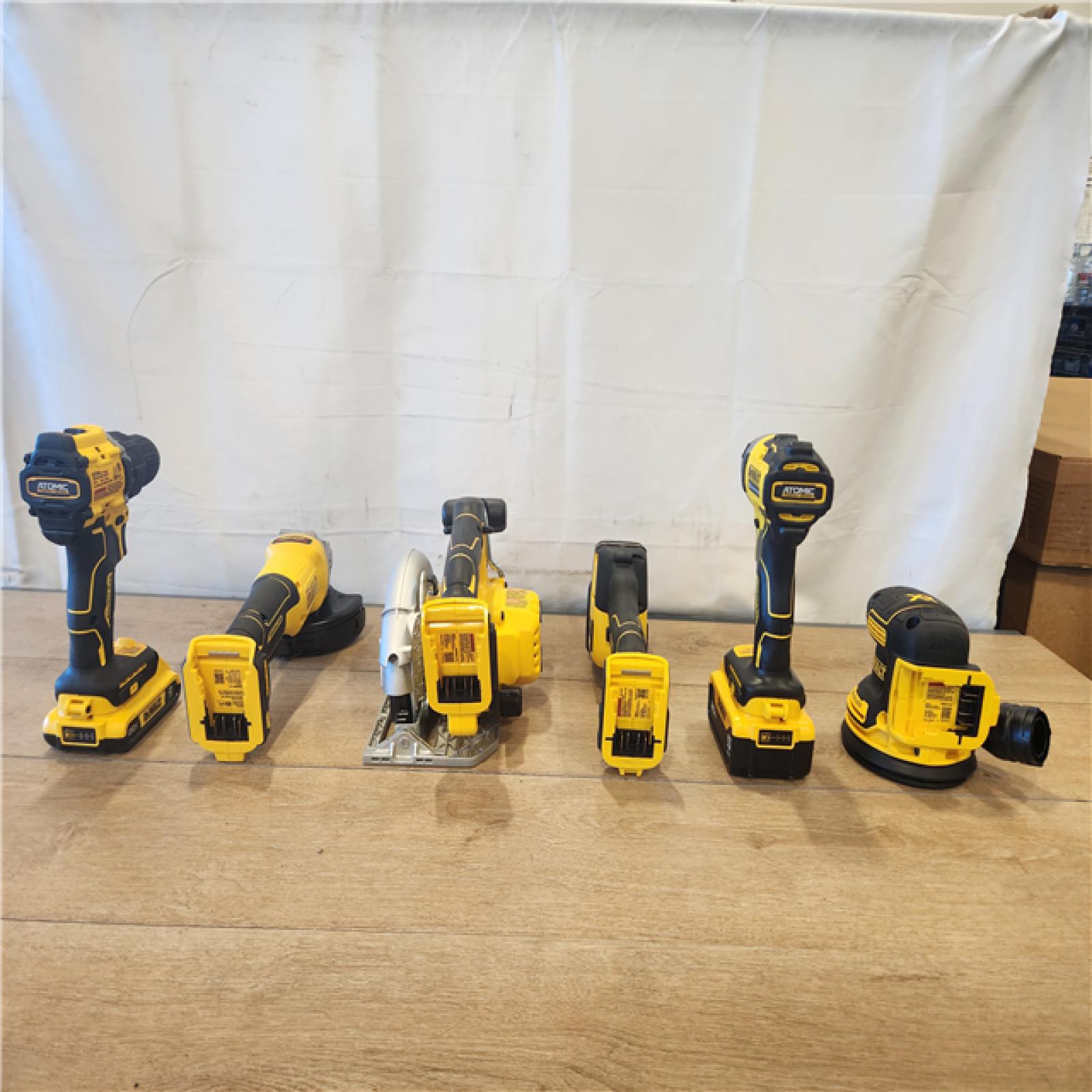 AS-IS- DEWALT 20V Lithium-Ion Cordless 6-Tool Combo Kit with 5.0 Ah and 2.0 Ah Batteries  Charger and Tough System 2.0 Rolling Toolbox