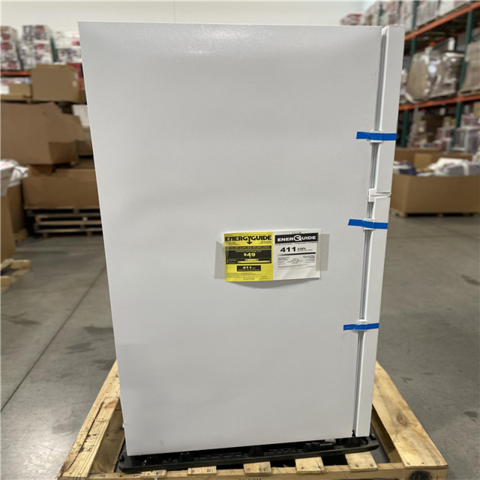 DALLAS LOCATION- AS-IS WHIRLPOOL 18 CU FT TOP FREEZER AND REFRIGERATOR WHITE