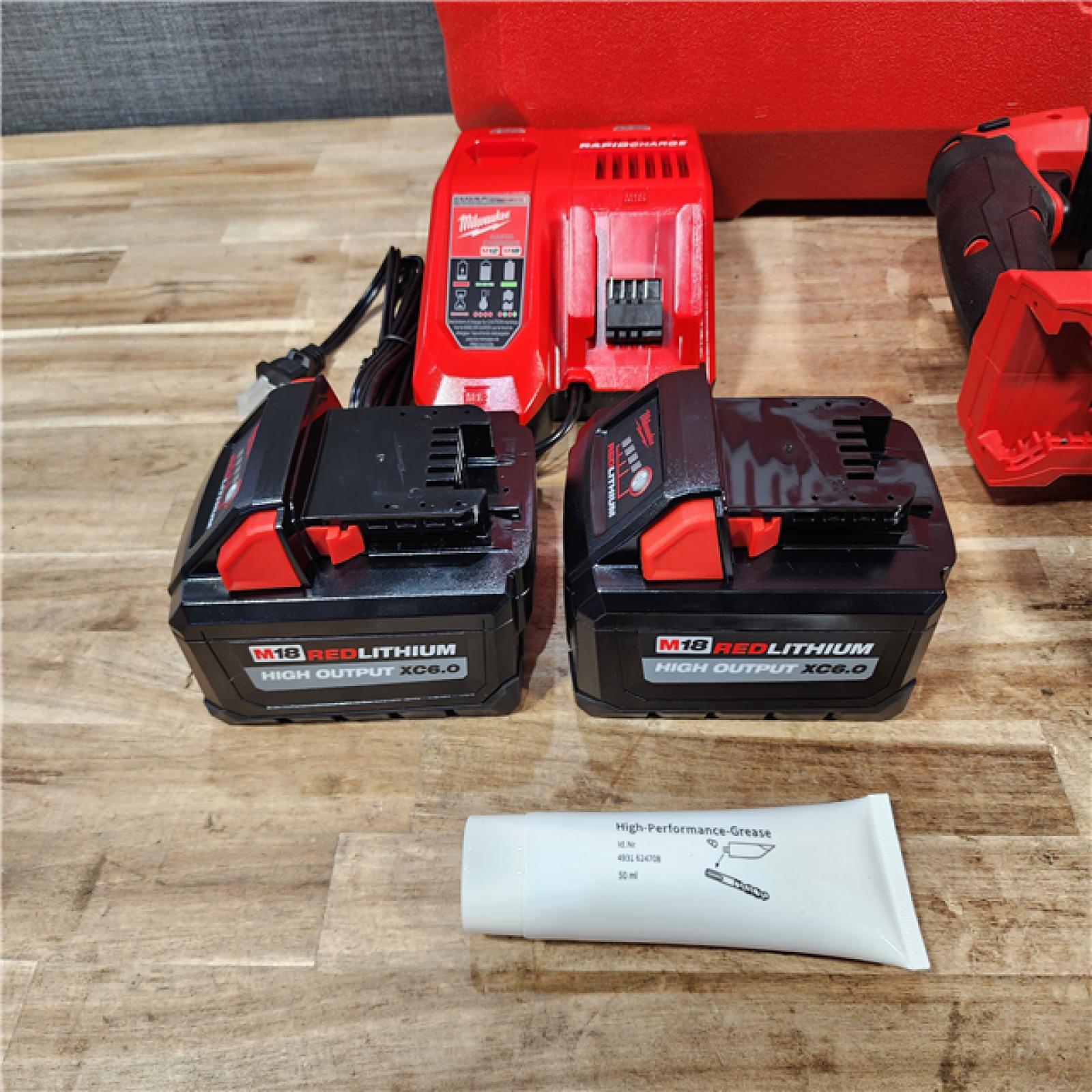 HOUSTON LOCATION - AS-IS (APPEARS LIKE NEW) Milwaukee 18V M18 FUEL Lithium-Ion Brushless Cordless SDS-Plus Rotary Hammer Kit with Dust Extractor 6.0 Ah