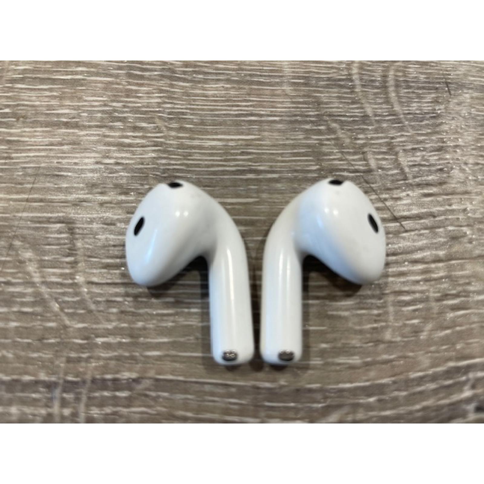 AS-IS Apple Airpods 4 Wireless Charging Case