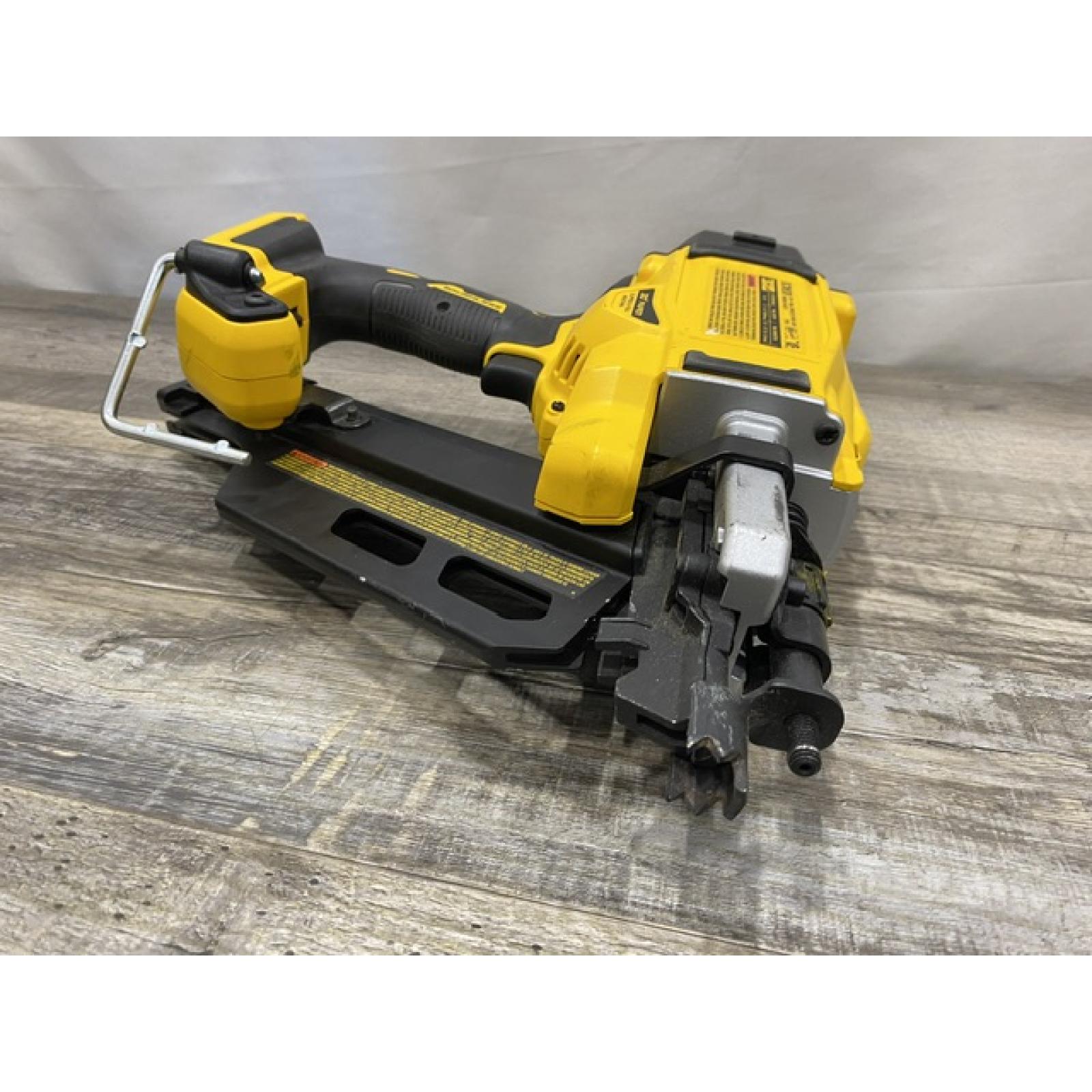AS-IS DEWALT 20V 30 Degree Cordless Framing Nailer (Tool-Only)