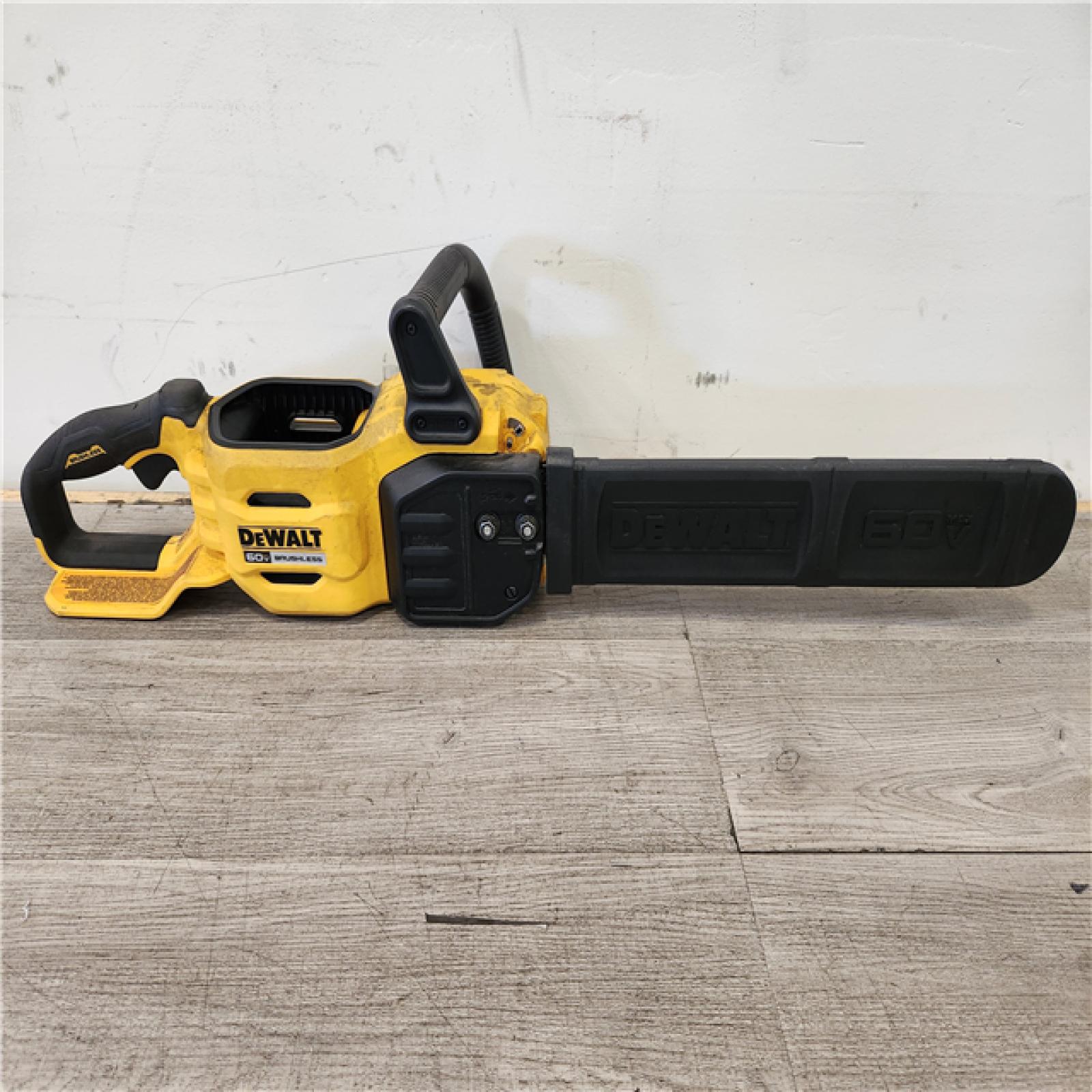 Phoenix Location AS-IS DEWALT FLEXVOLT 60V MAX 18in. Brushless Cordless Battery Powered Chainsaw (Tool Only)