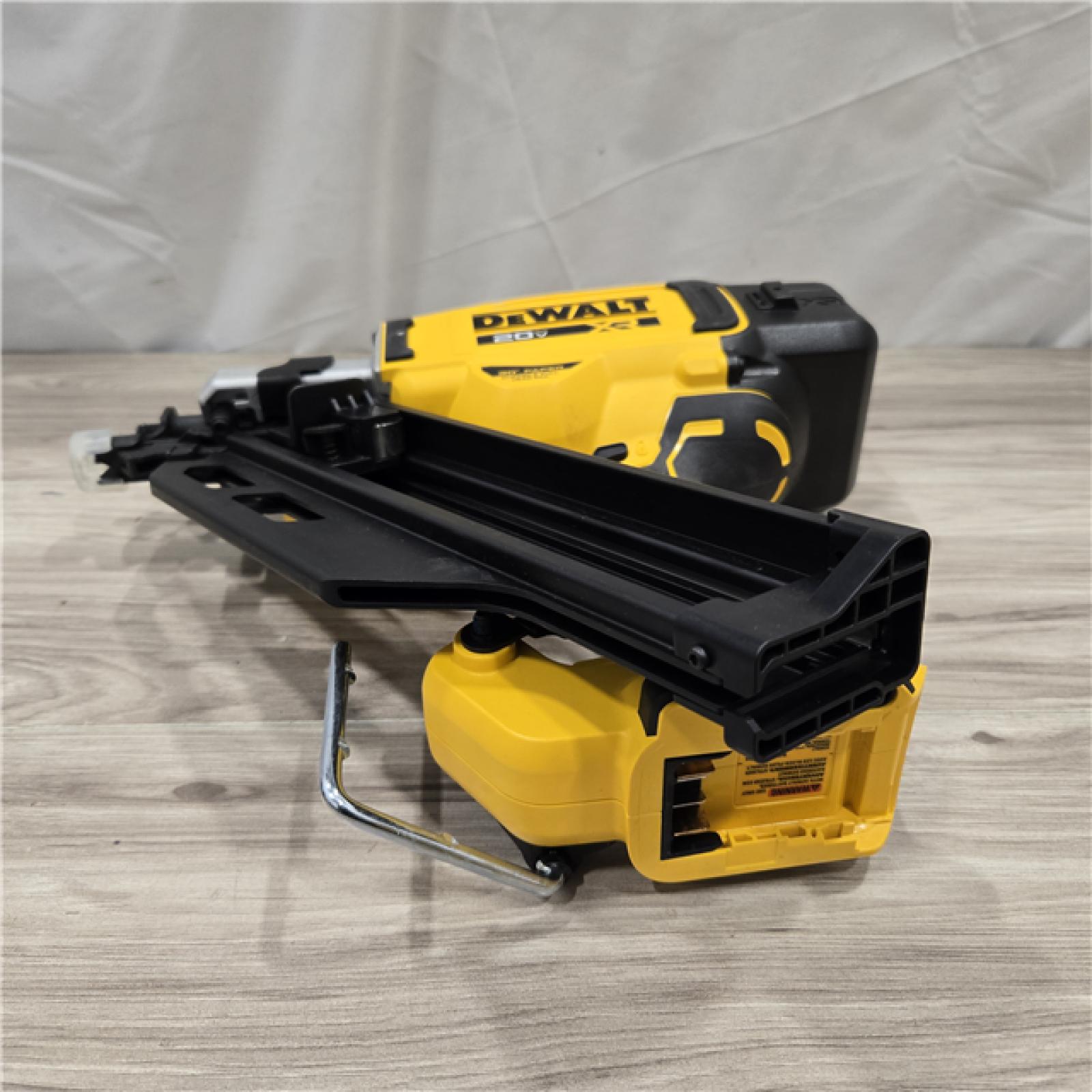 AS-IS DEWALT 20V 30 Degree Cordless Framing Nailer (Tool-Only)