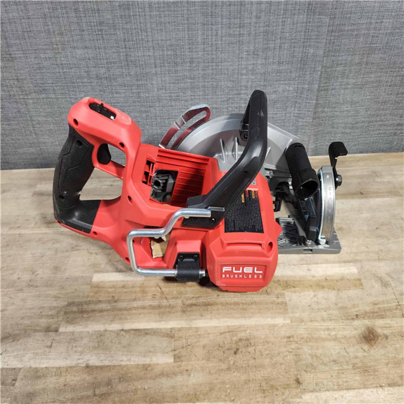 HOUSTON LOCATION - AS-IS MILWAUKEE 7-1/4 REAR HANDLE CIRCULAR SAW (TOOL ONLY)