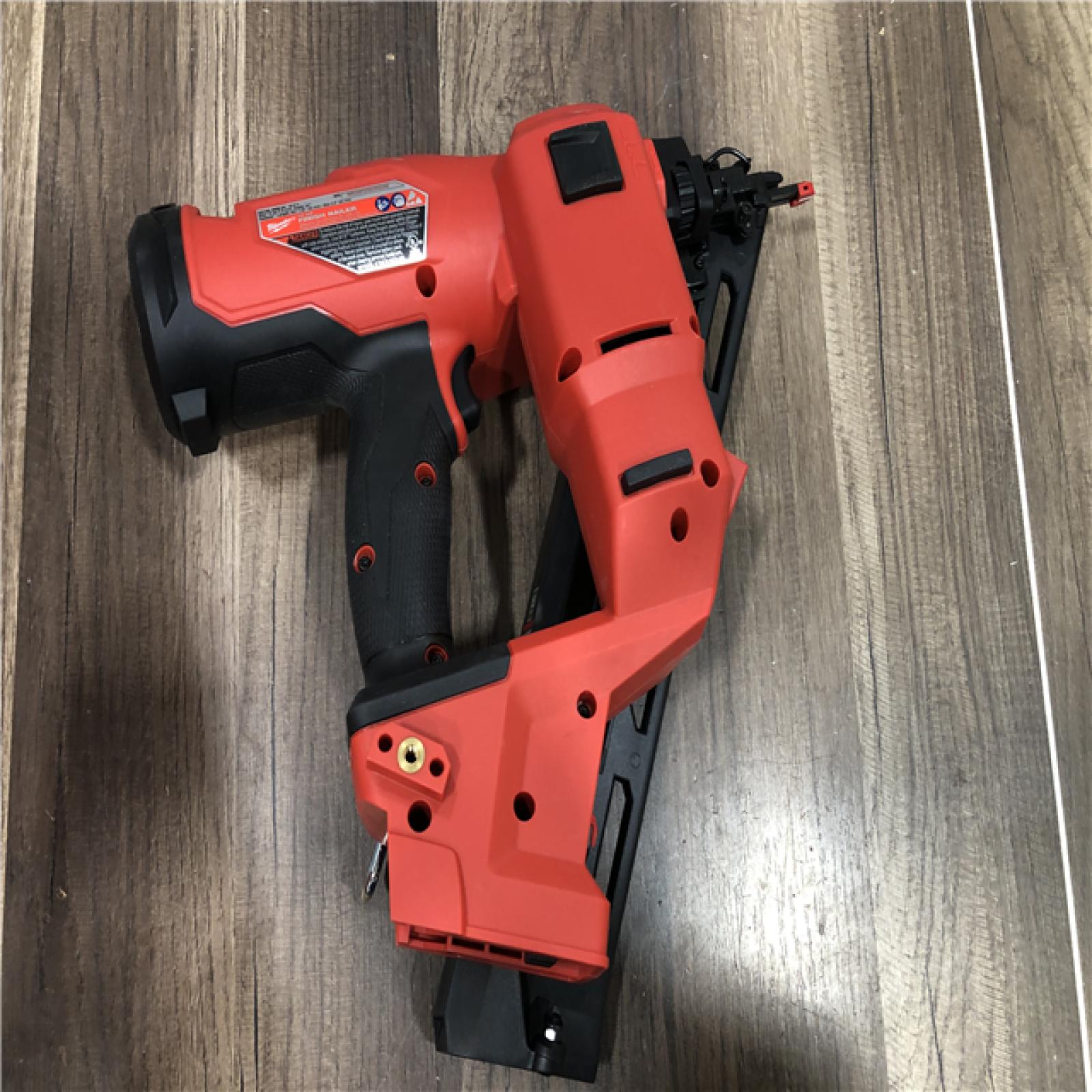 AS-IS Milwaukee FUEL 18-Volt Lithium-Ion Brushless Cordless Gen II 15-Gauge Angled Finish Nailer (Tool-Only)