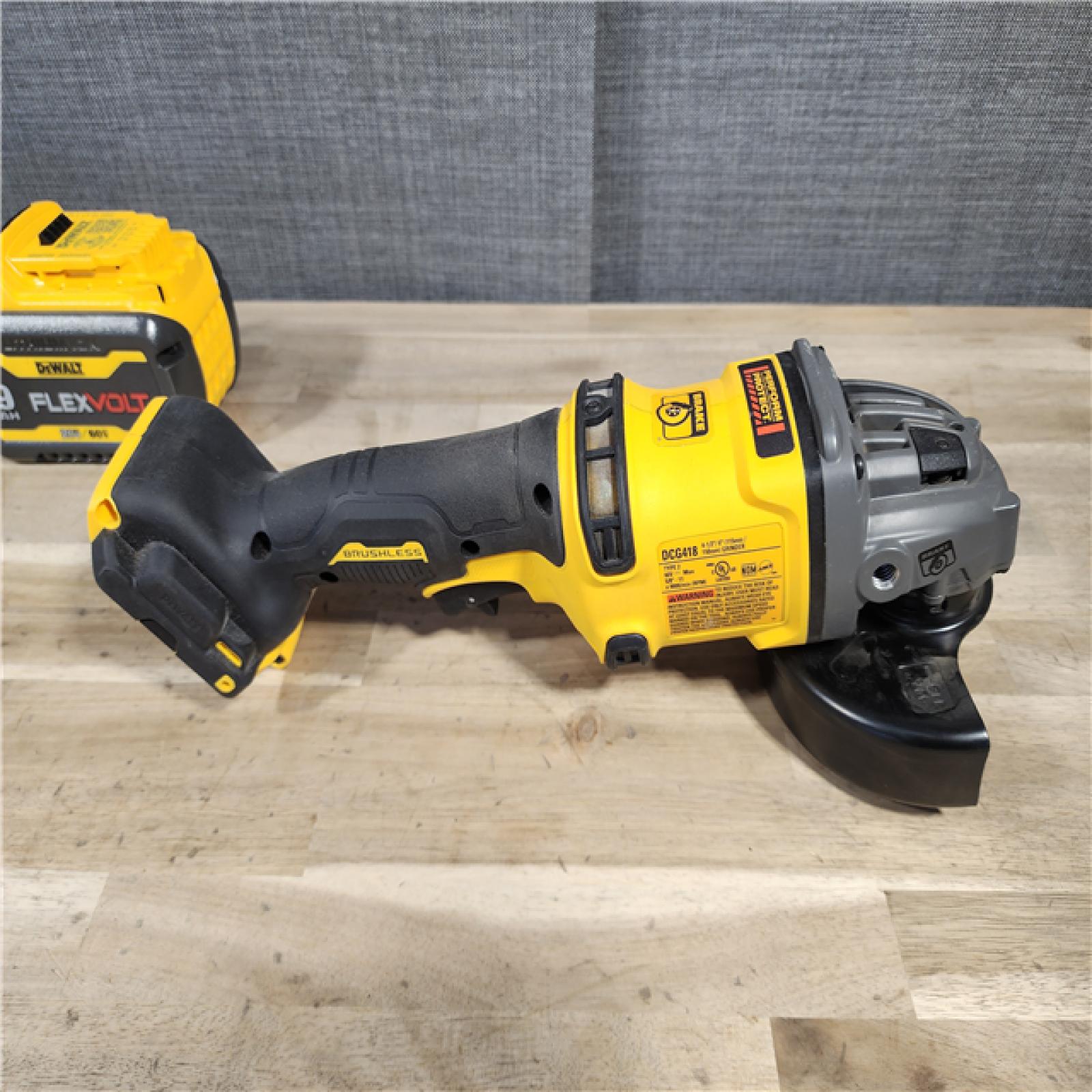 HOUSTON LOCATION - AS-IS DeWalt Flexvolt 60V Max Cordless Grinder  4.5 in; 6 in  Kit  W/ (2) BATTERY & CHARGER (DCG418X2)
