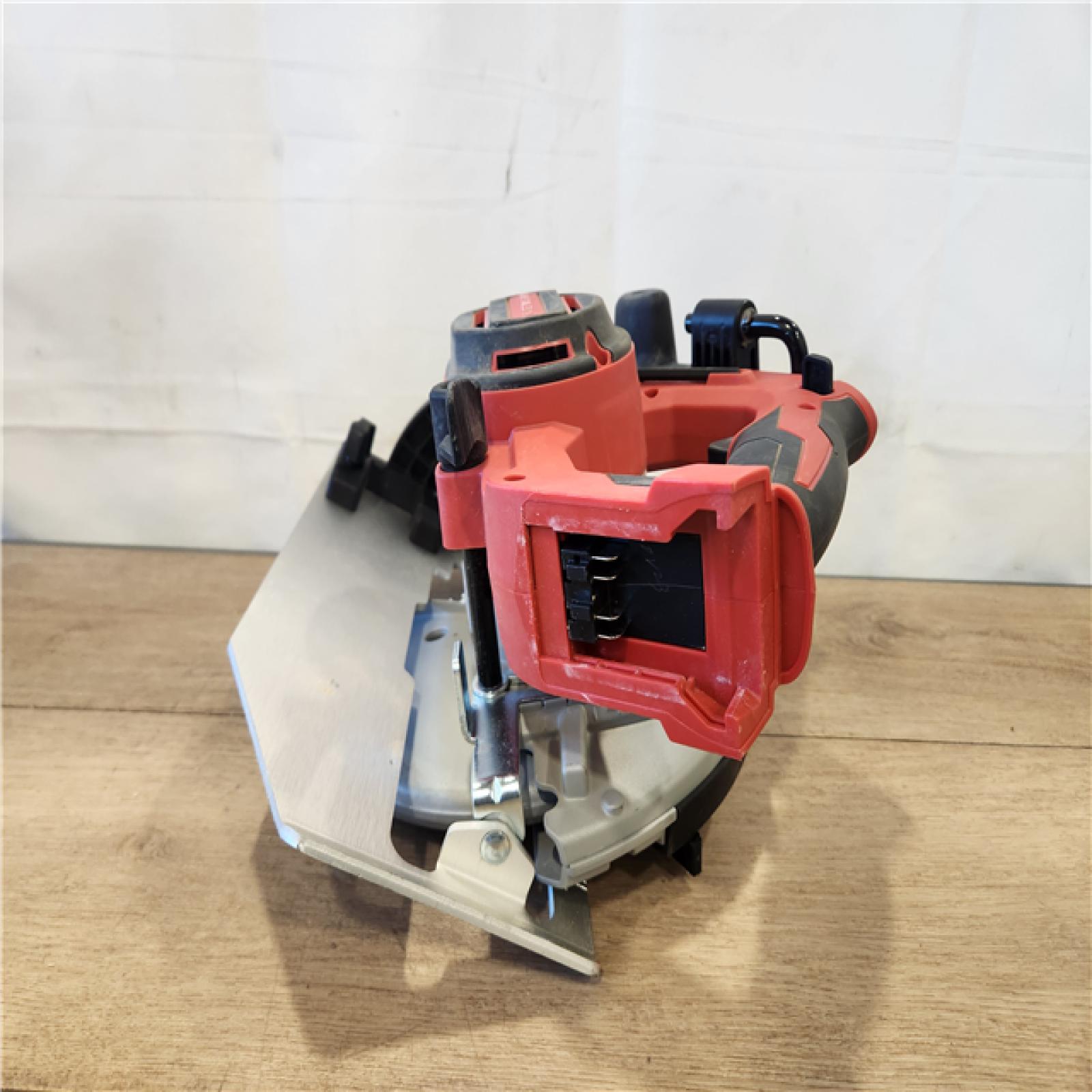 AS-IS- Milwaukee M18 7-1/4  18V Brushless Circular Saw (Bare Tool)