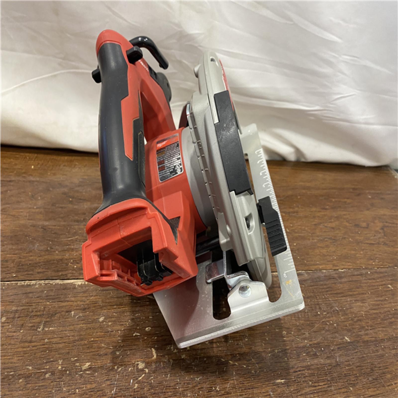 AS-IS Milwaukee M18 7-1/4  18V Brushless Circular Saw 2631-20 (Bare Tool)
