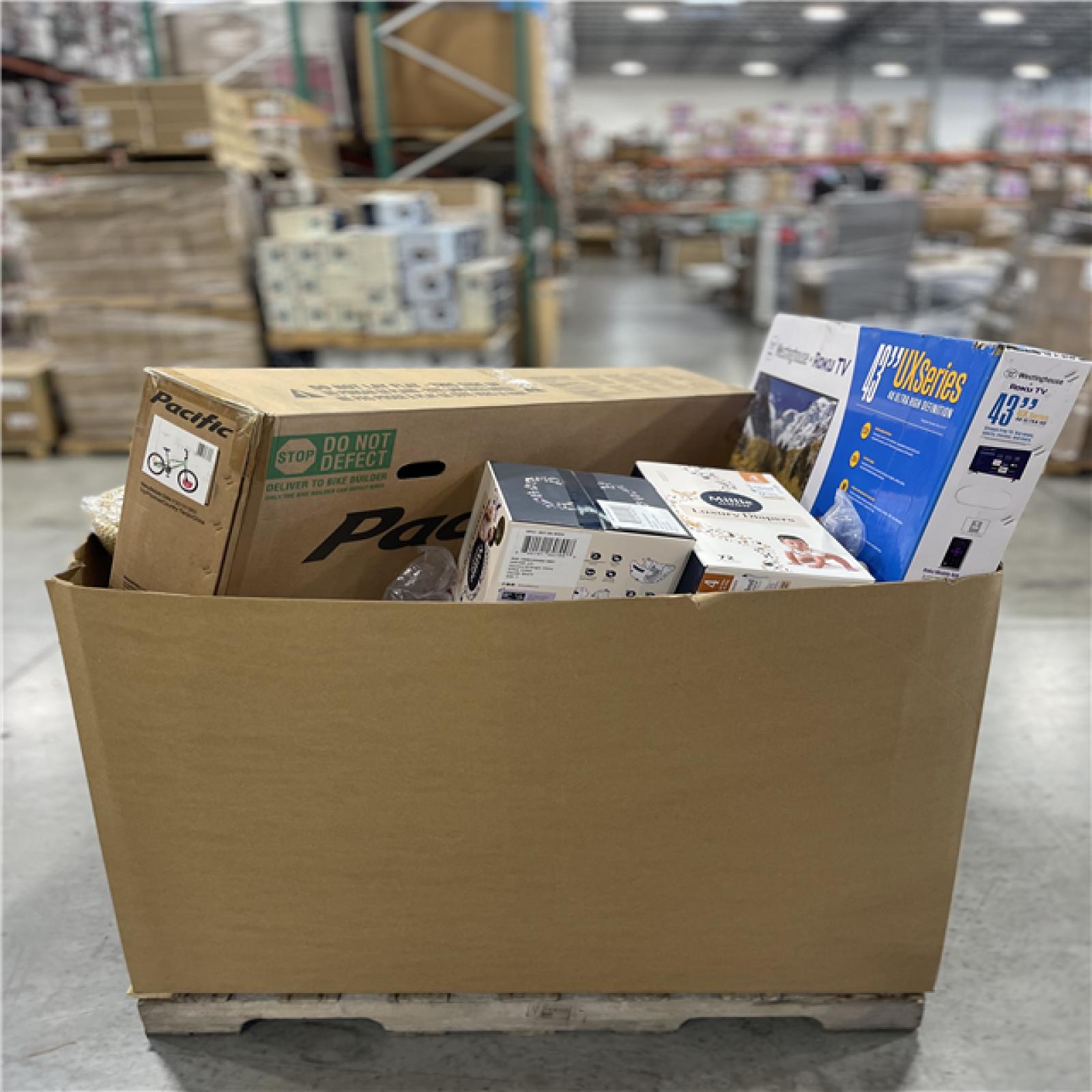 DALLAS LOCATION- NEW!- BULLSEYE MIXED APPAREL PALLET