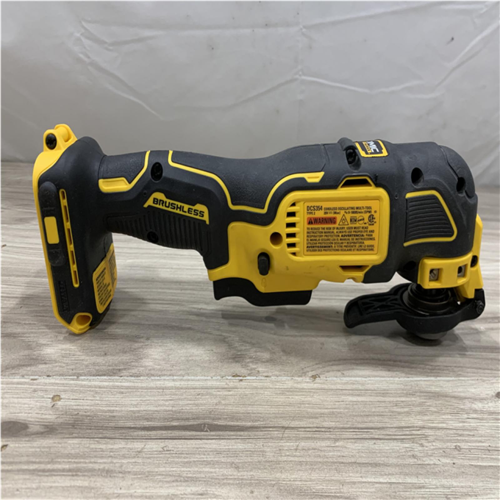 AS-IS DEWALT ATOMIC 20V MAX* Cordless Oscillating Multi Tool (Tool-Only)