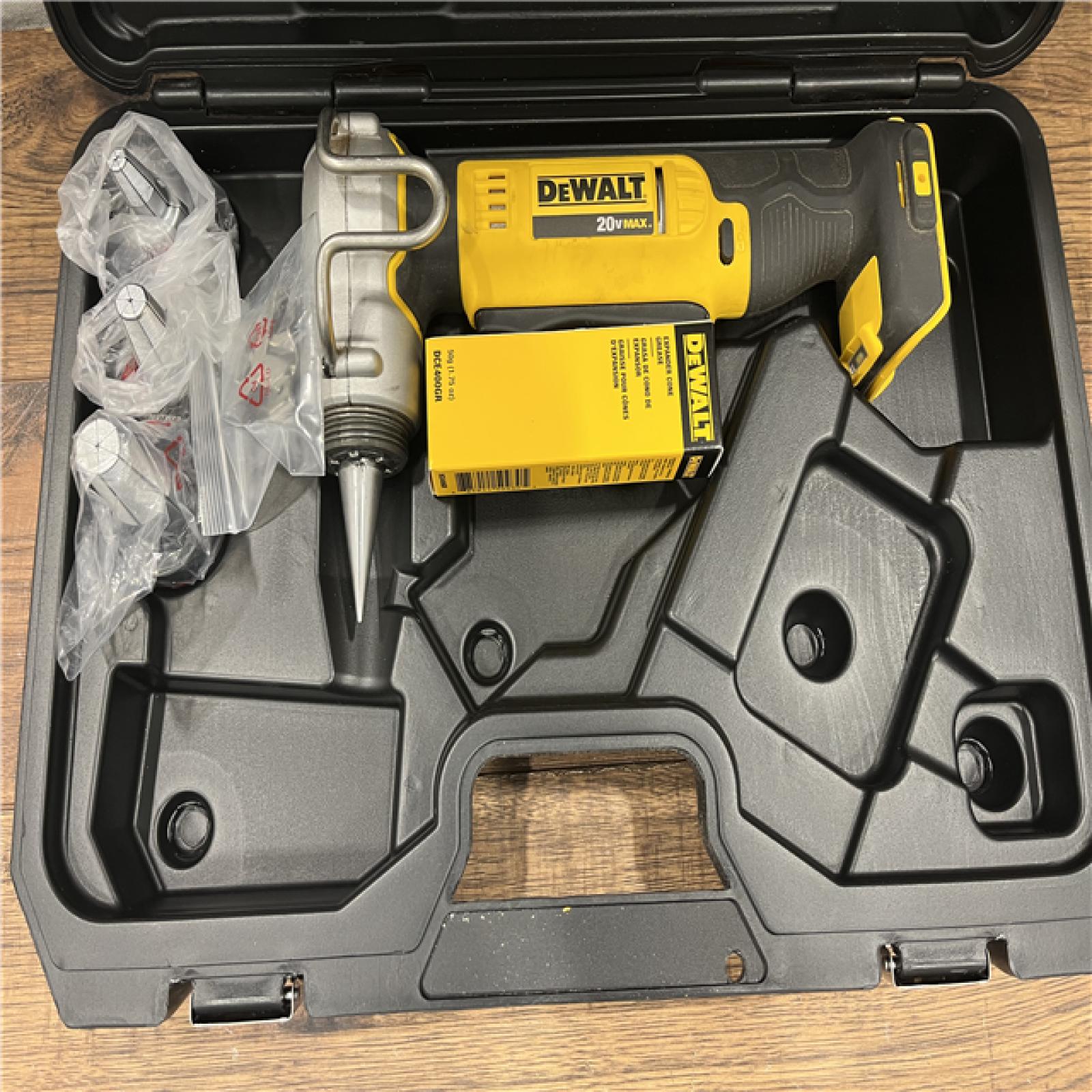 AS-IS DEWALT Cordless Expansion Tool 20V MAX 20 V DC MPN:DCE400B