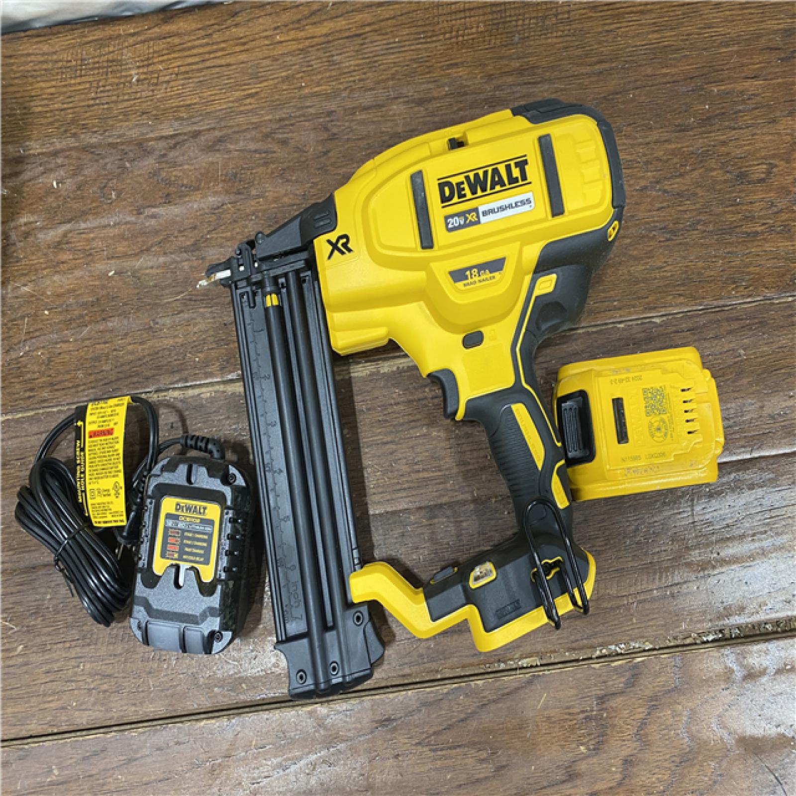 AS-IS DEWALT 20V MAX XR 18 Gauge Brad Nailer Kit