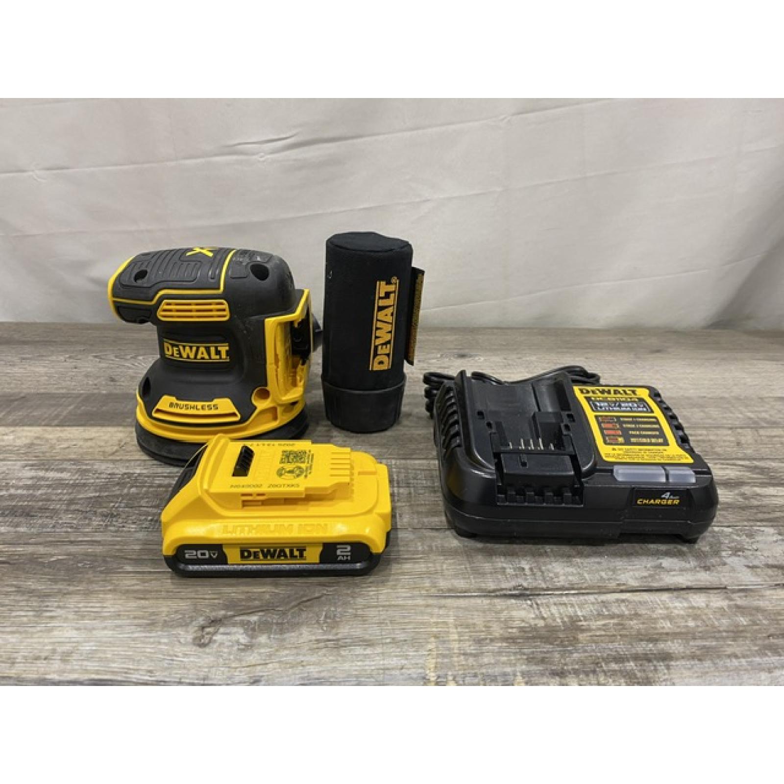 AS-IS DEWALT 20V MAX XR Cordless Brushless 5 in. Random Orbital Sander Kit
