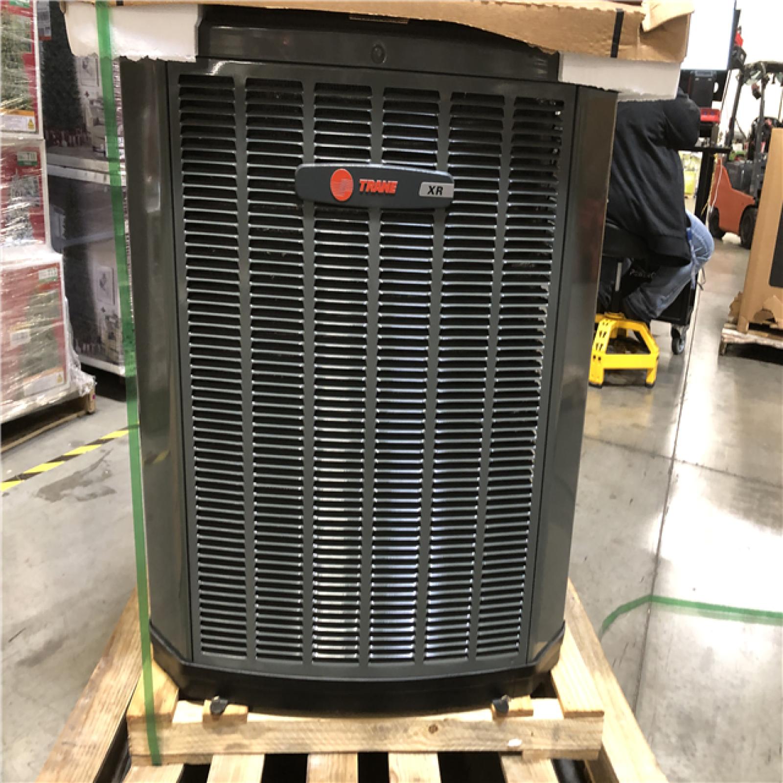 DALLAS LOCATION - Trane 2.5 Ton 14.3 SEER2 Condenser