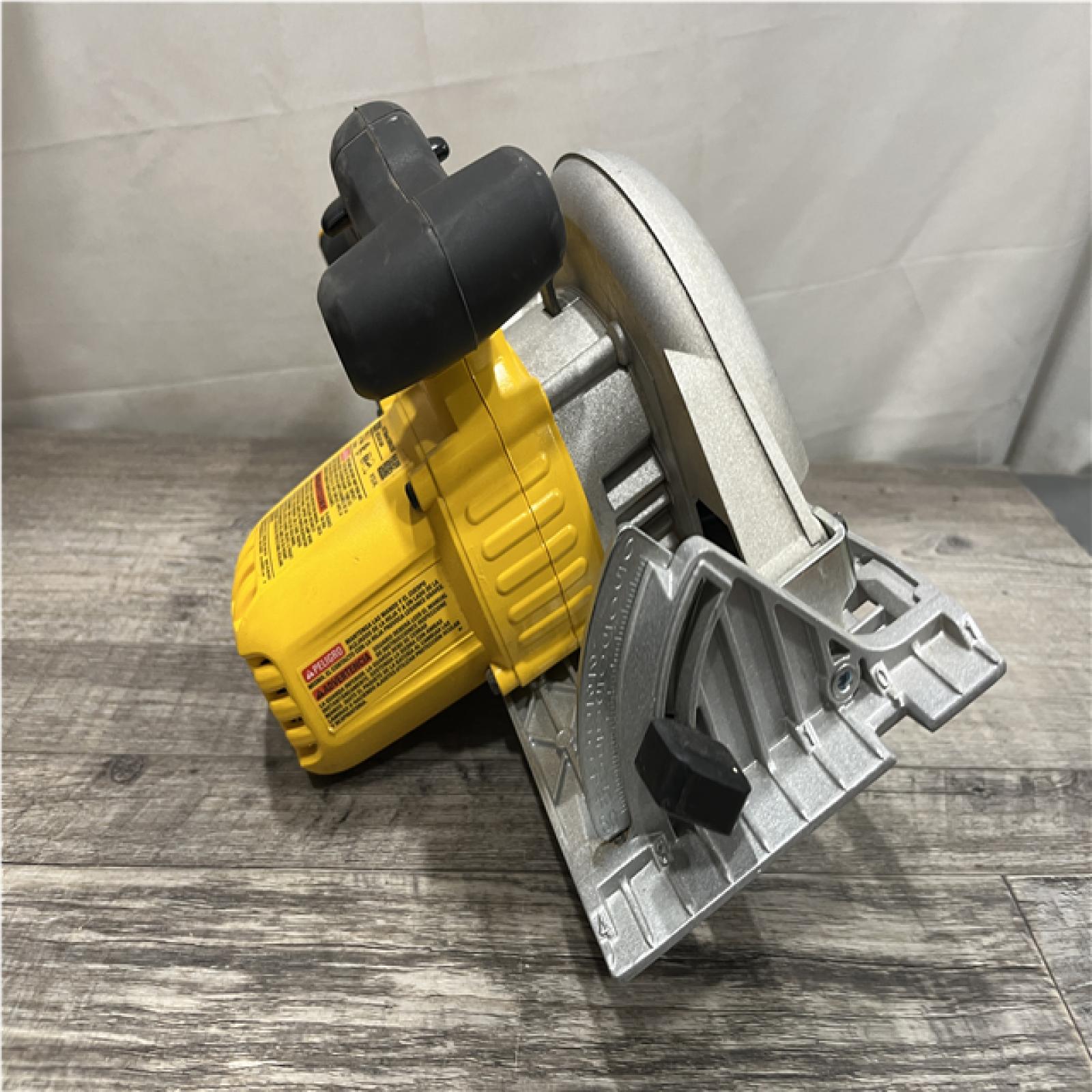 AS-IS DEWALT 6-1/2'' 165MM CIRCULAR SAW (Tool-Only)