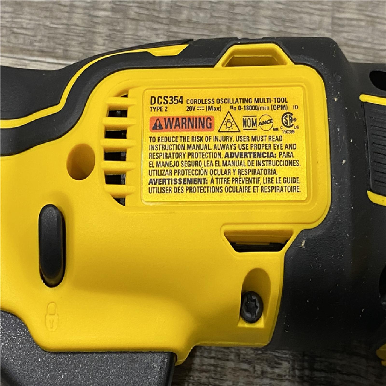 AS-IS DEWALT ATOMIC 20V MAX Cordless Brushless Oscillating Multi Tool Kit