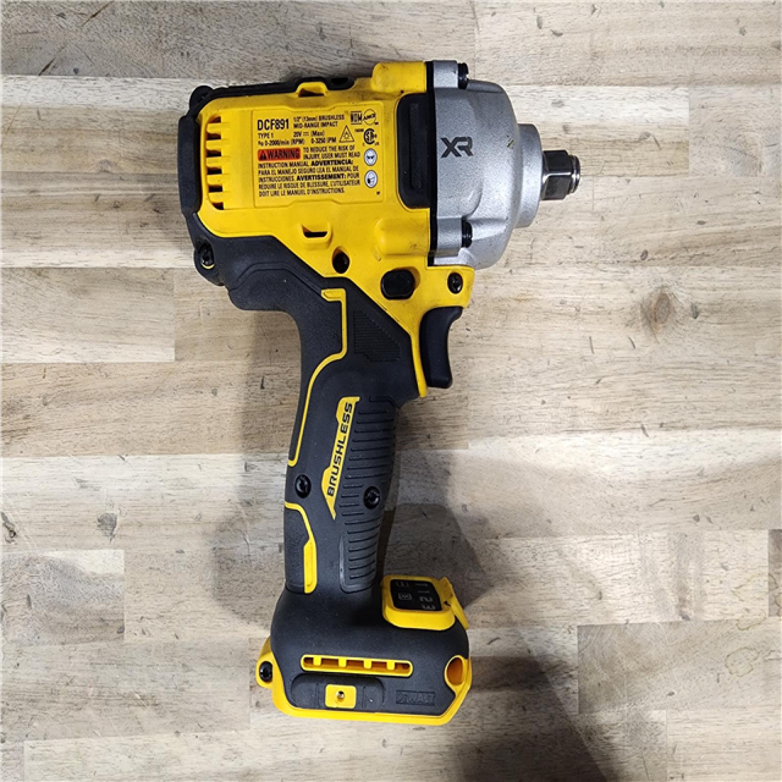HOUSTON LOCATION - AS-IS DeWalt 20V MAX 1/2 in. Cordless Brushless Mid-Range Impact Wrench W/ BATTERY & CHARGER