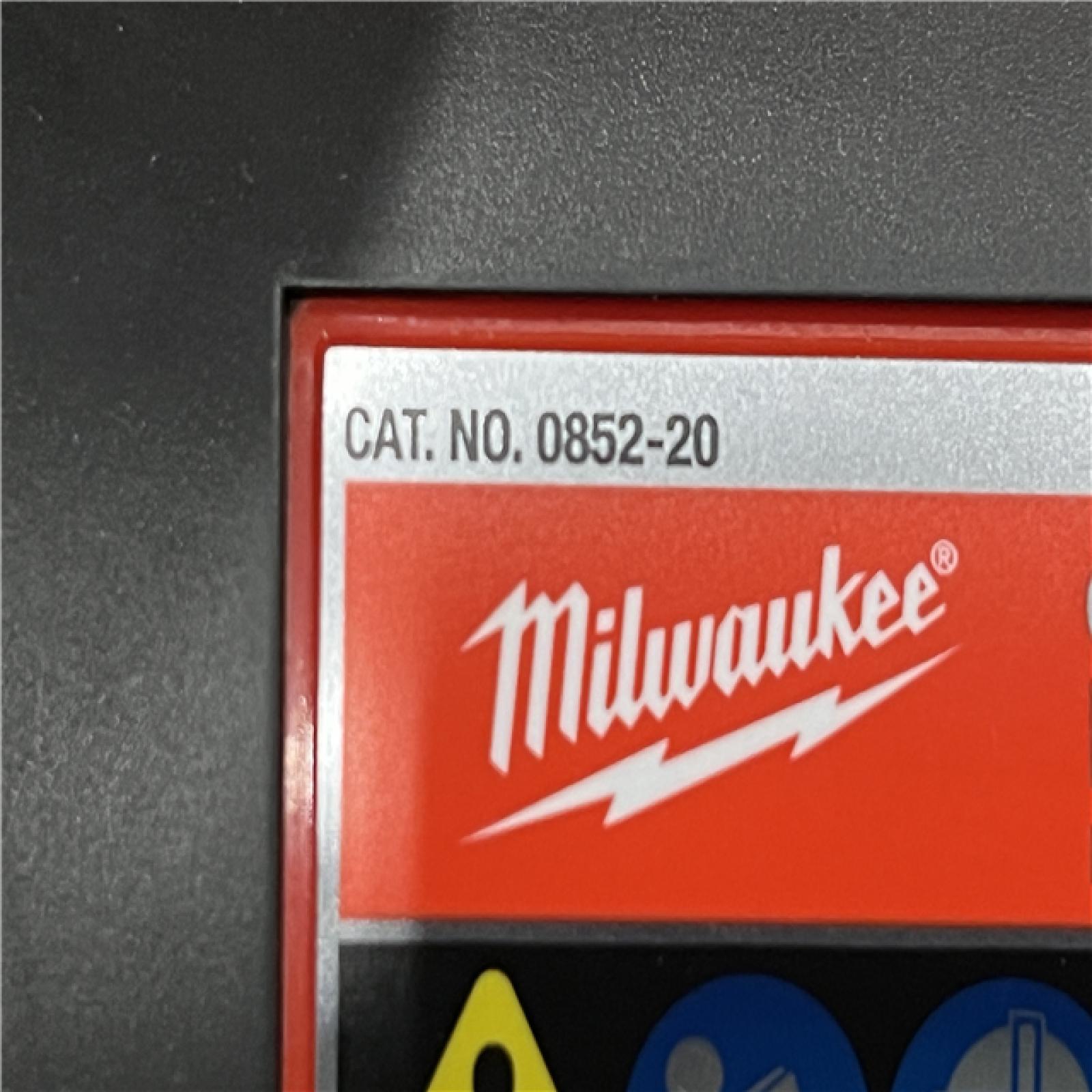 AS-IS Milwaukee 12V Lithium-Ion Cordless Compact Spot Blower (Tool-Only)