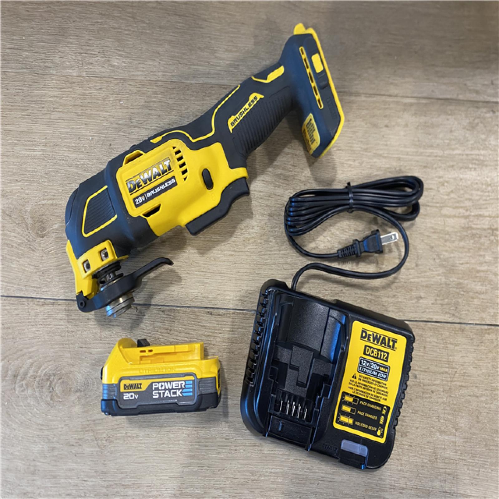 AS-IS DEWALT ATOMIC 20V MAX Brushless Oscillating Multi Tool and 20V MAX POWERSTACK Compact Battery Starter Kit