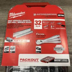 NEW - Milwaukee 3/8 in. Drive Metric Ratchet and Socket Mechanics Tool Set with PACKOUT Case (32-Piece)