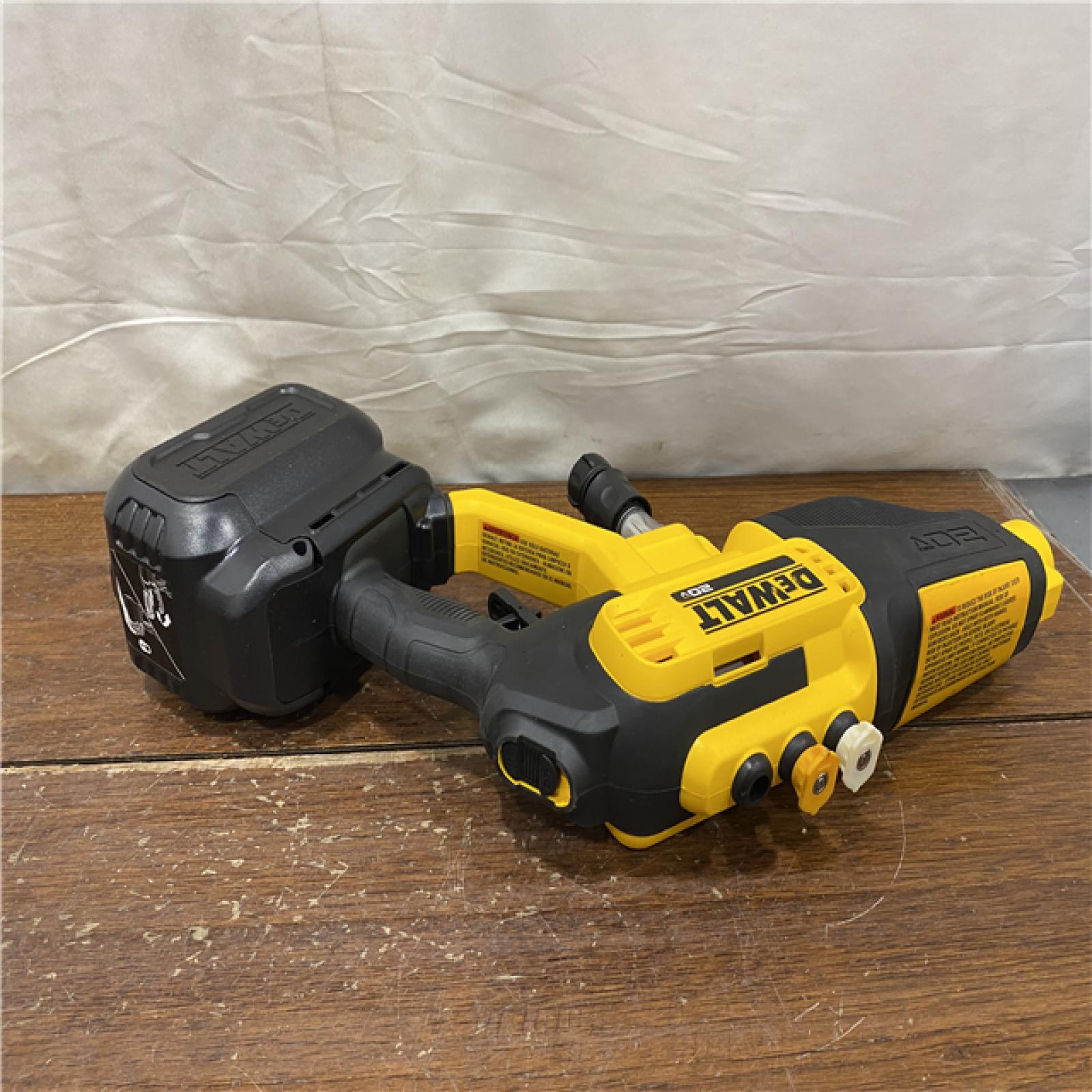 AS-IS Dewalt 20V 550 PSI  1 GPM Cordless Power Cleaner W/ 4 Nozzles Tool-Only DCPW550B