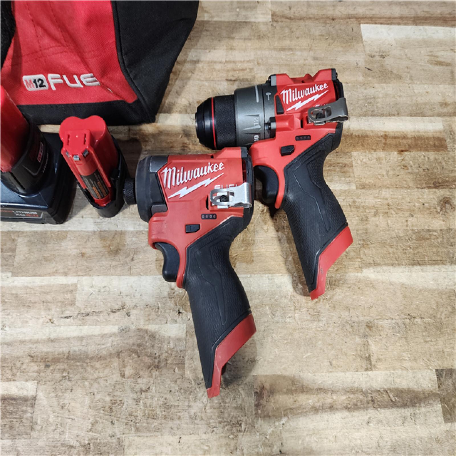 HOUSTON LOCATION - AS - IS Milwaukee 2 Tool Combo Kit W/ (2) Battery & Charger