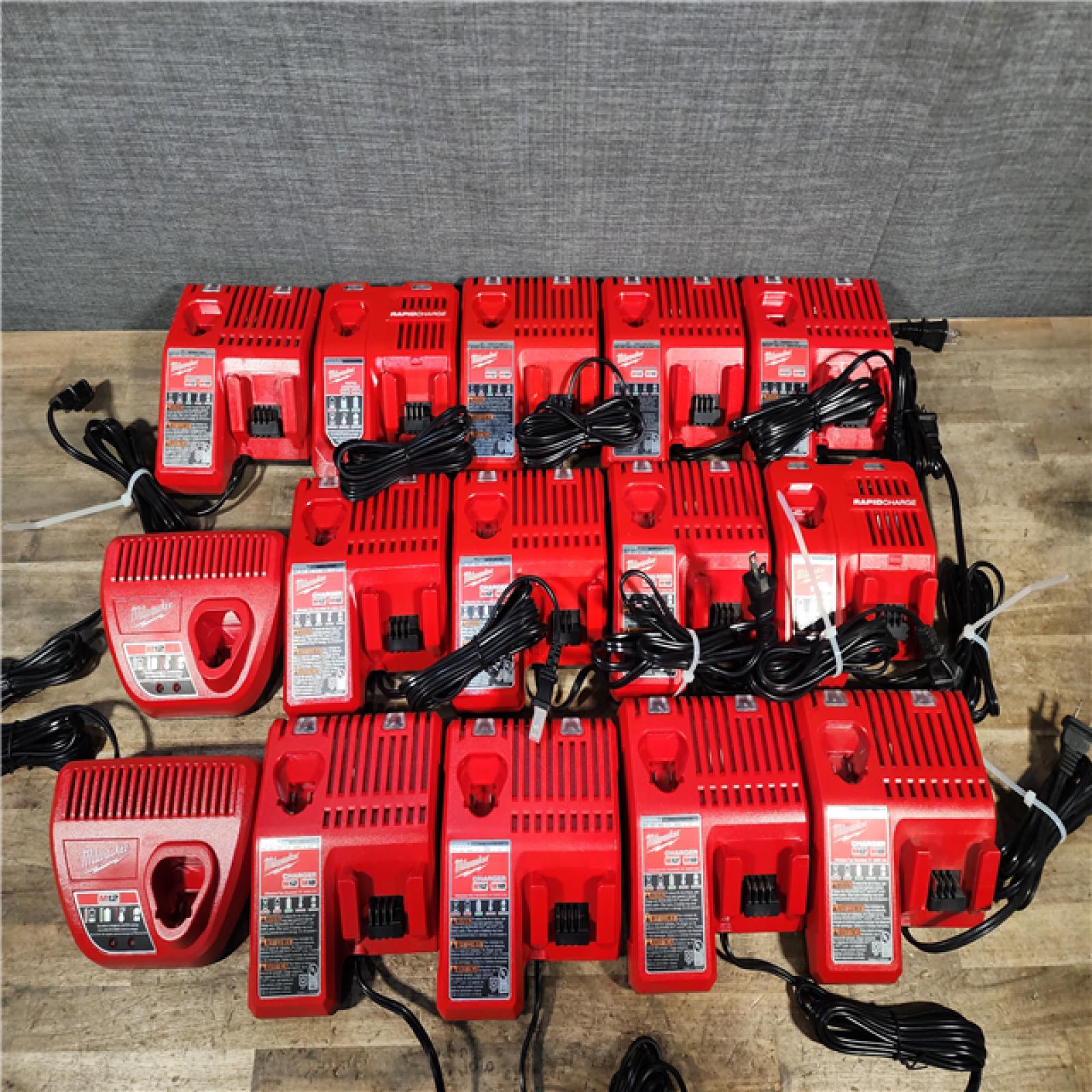 HOUSTON LOCATION - AS-IS MILWAUKEE BATTERY CHARGER PACK QTY - 15