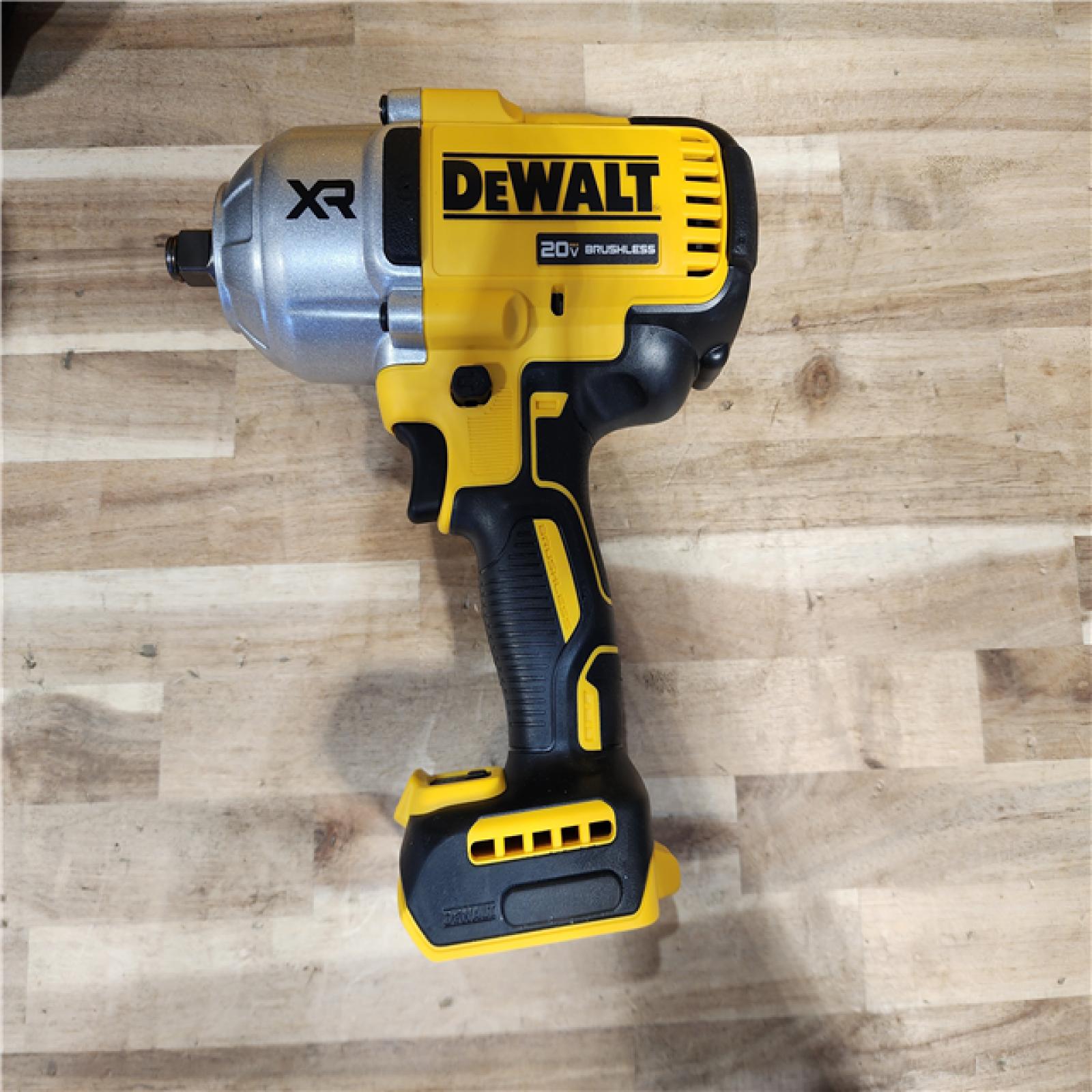 HOUSTON LOCATION - AS-IS (APPEARS LIKE NEW) DEWALT 20V MAX Lithium-Ion Cordless 1/2 in. Impact Wrench Kit