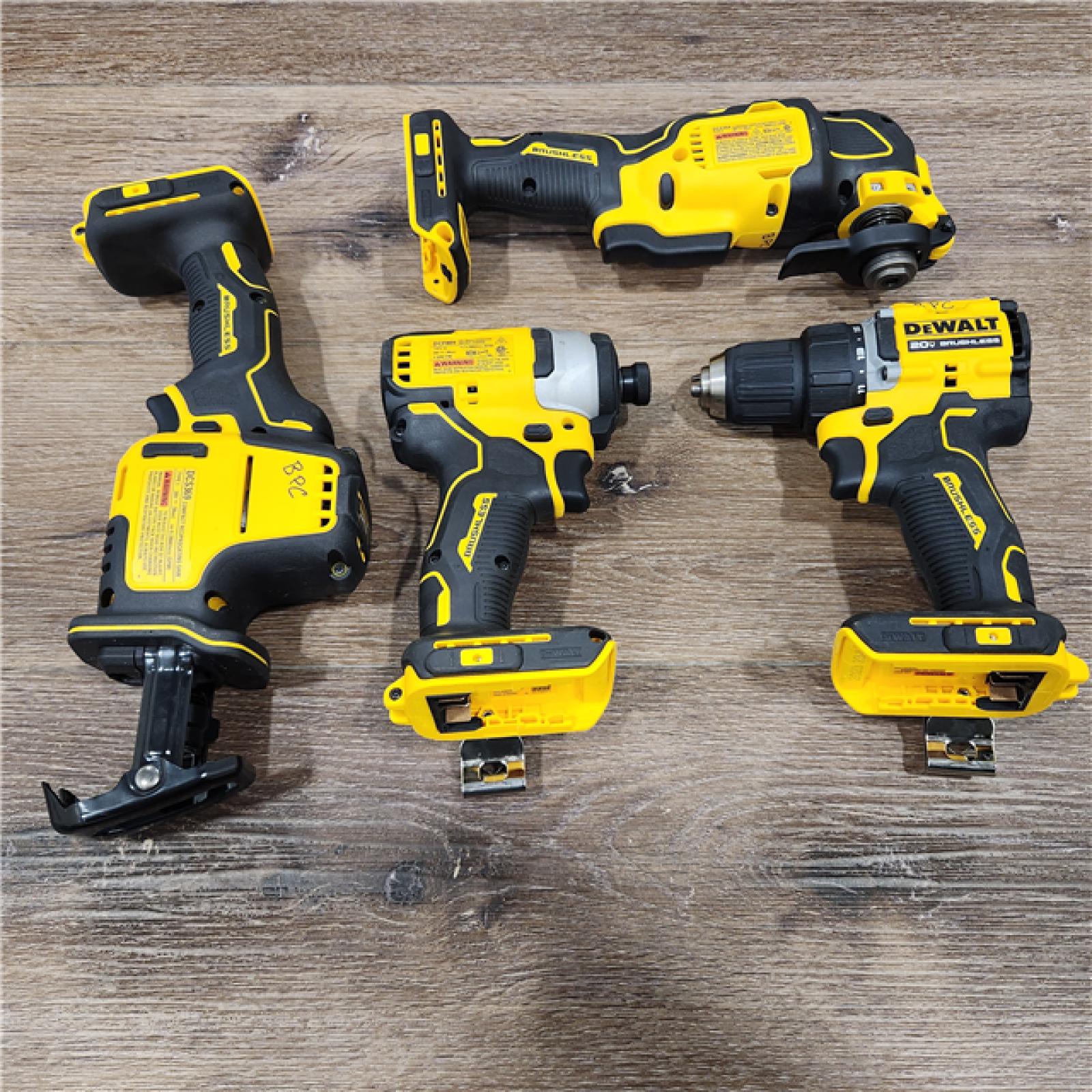 DEWALT ATOMIC 20-Volt Lithium-Ion Cordless Brushless Combo Kit (4-Tool)  Charger and Bag