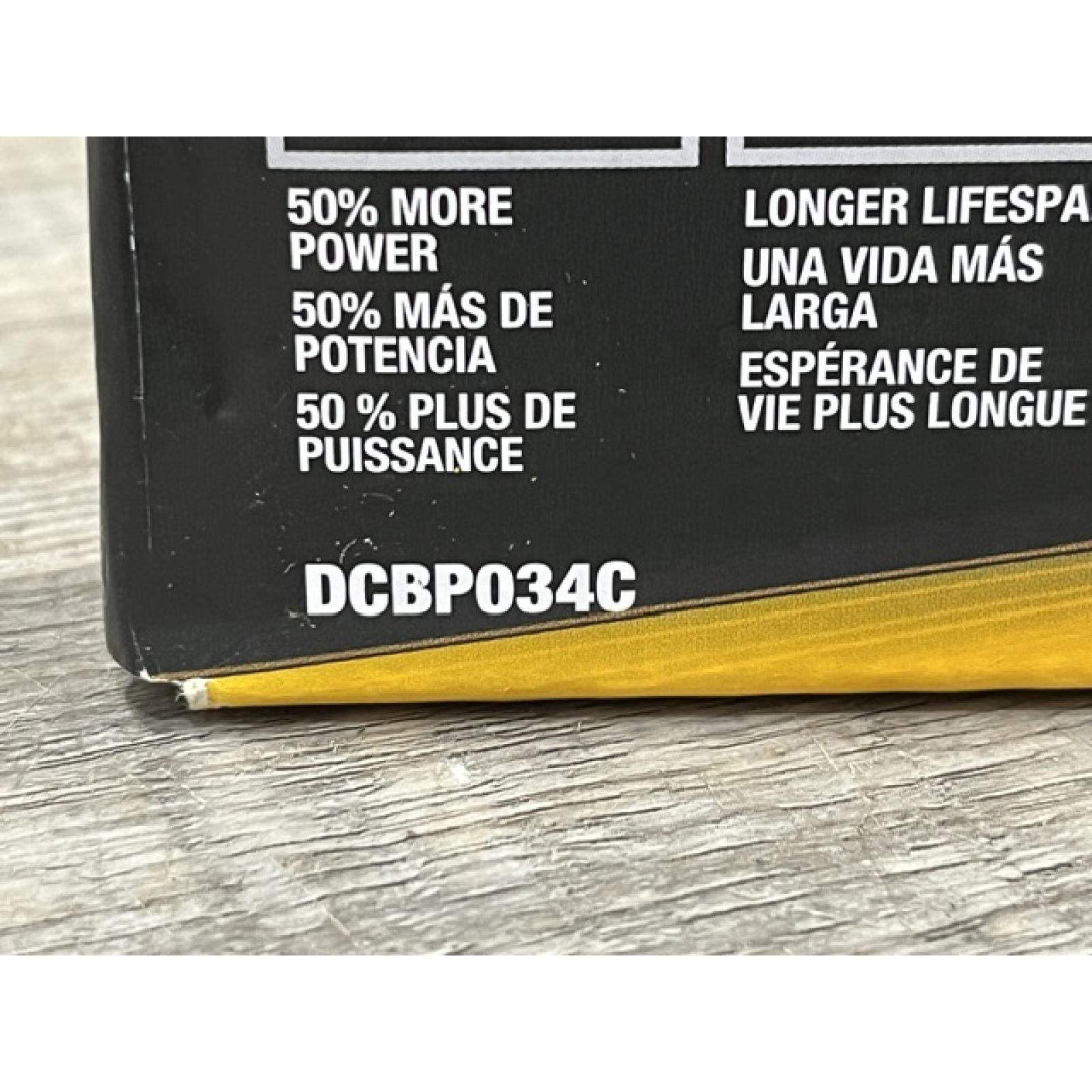 NEW - DEWALT 20V MAX XR POWERSTACK Lithium-Ion Battery Starter Kit with 1.7Ah Battery and Charger