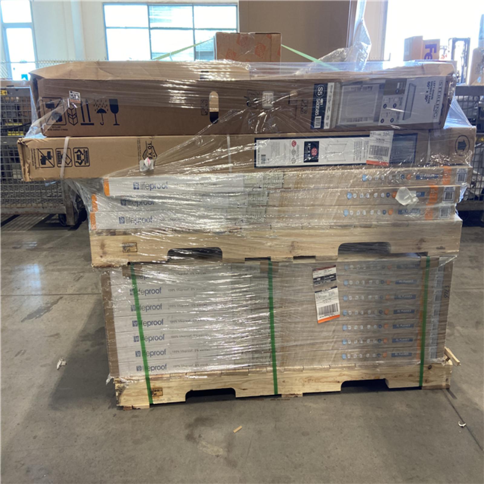 DALLAS LOCATION - Lifeproof Bailey's Beach Oak 22 MIL x 8.7 in. W x 59 in. L Click Lock Waterproof Luxury Vinyl Plank Flooring (25 sqft/Case) PALLET - (40 CASES)