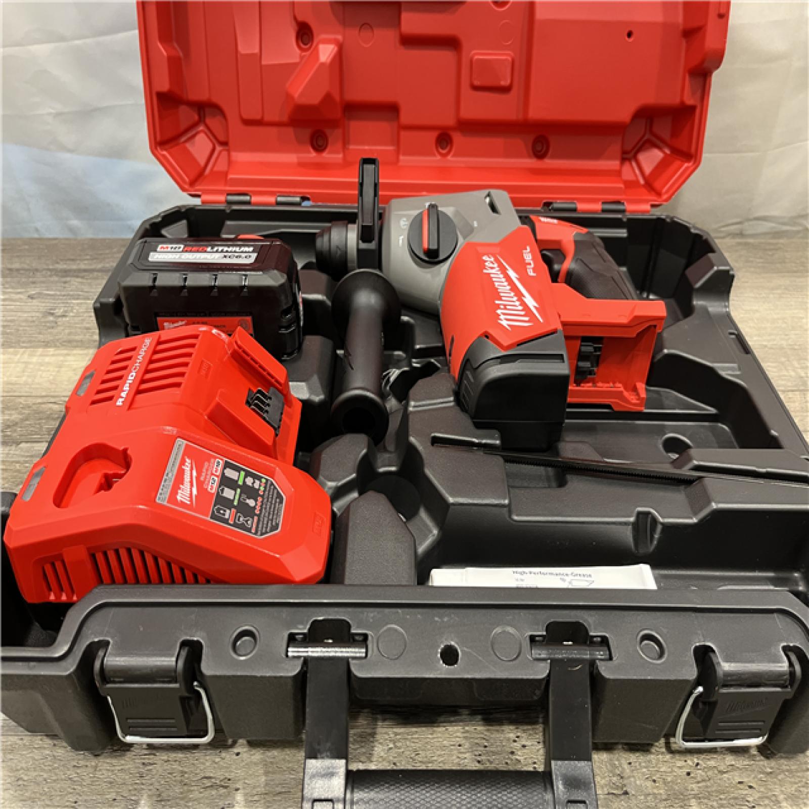 AS-IS Milwaukee FUEL 18V Lithium-Ion Brushless 1 in. Cordless SDS-Plus Rotary Hammer Kit